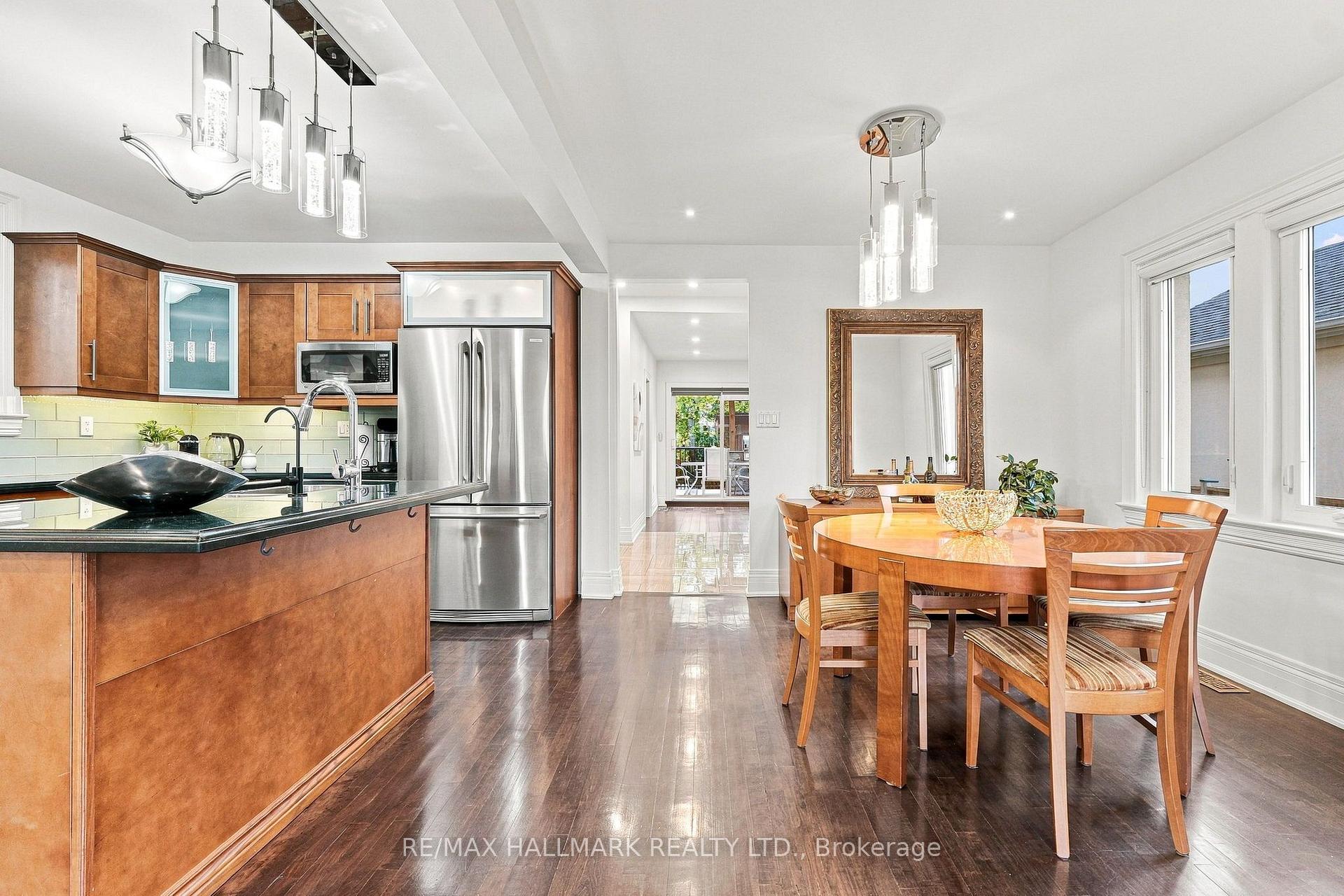 Photo 17 of 35 Rainbow Drive, Vaughan, West Woodbridge — HOMEH