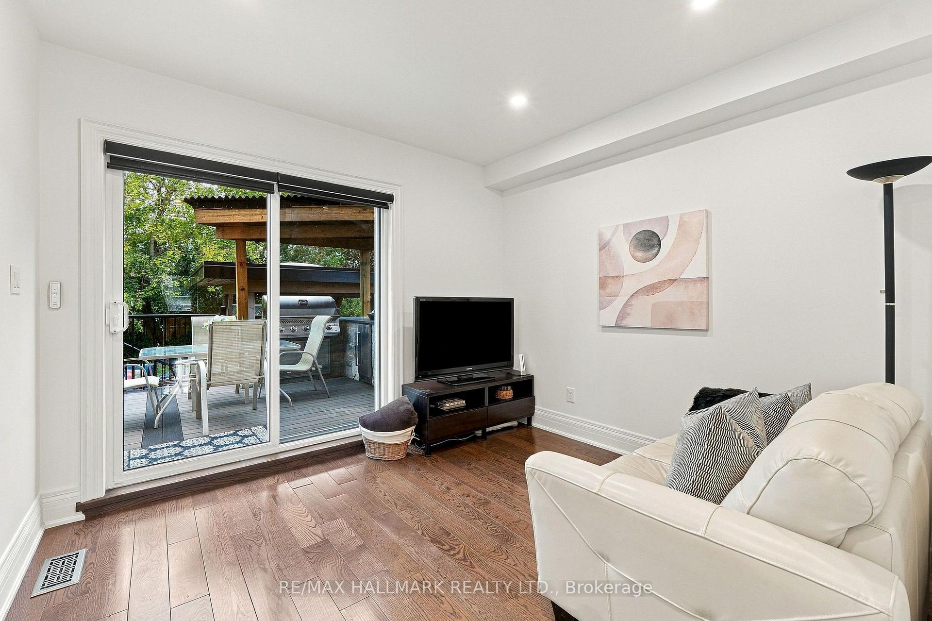Photo 18 of 35 Rainbow Drive, Vaughan, West Woodbridge — HOMEH