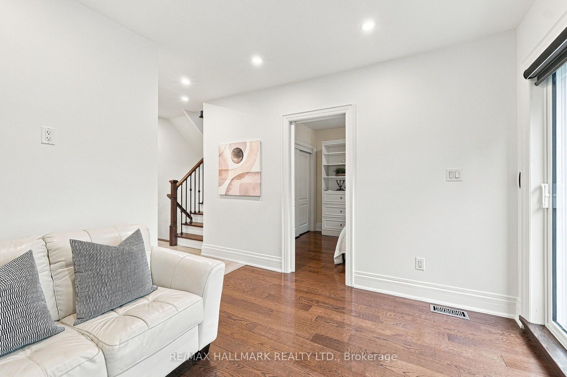 Photo 19 of 35 Rainbow Drive, Vaughan, West Woodbridge — HOMEH