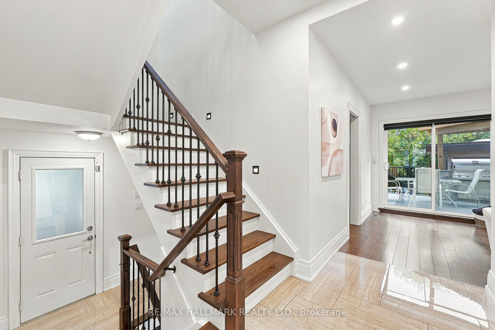 Photo 21 of 35 Rainbow Drive, Vaughan, West Woodbridge — HOMEH