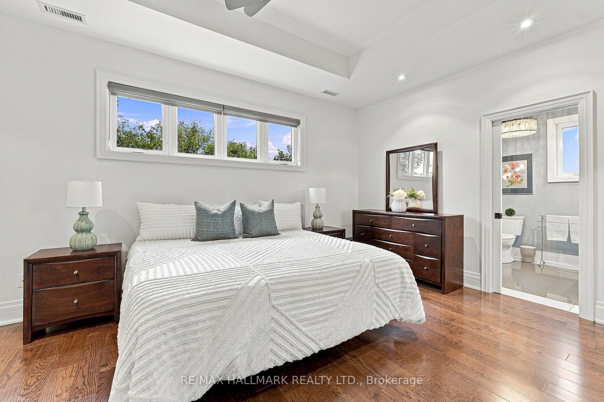 Photo 24 of 35 Rainbow Drive, Vaughan, West Woodbridge — HOMEH
