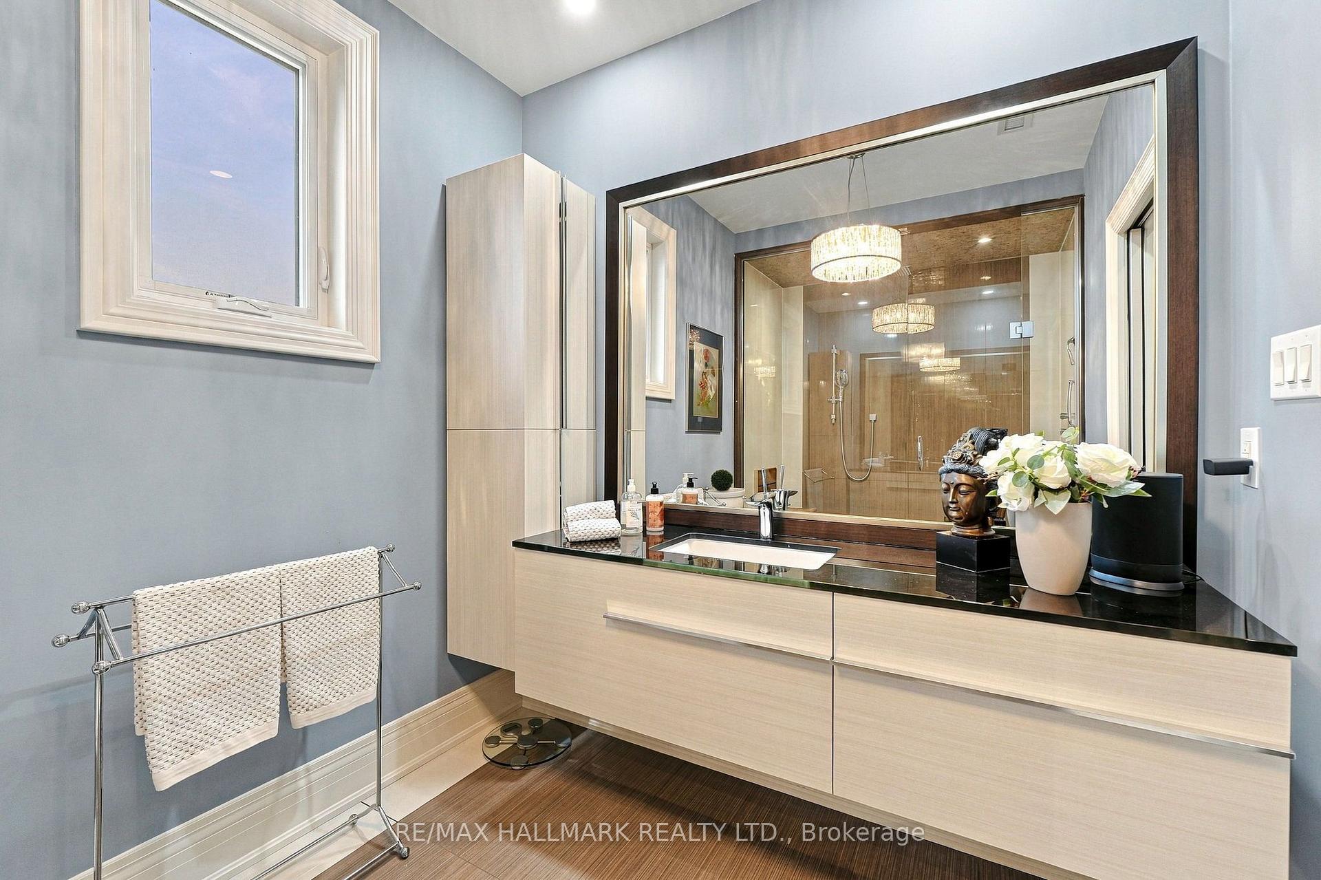 Photo 26 of 35 Rainbow Drive, Vaughan, West Woodbridge — HOMEH