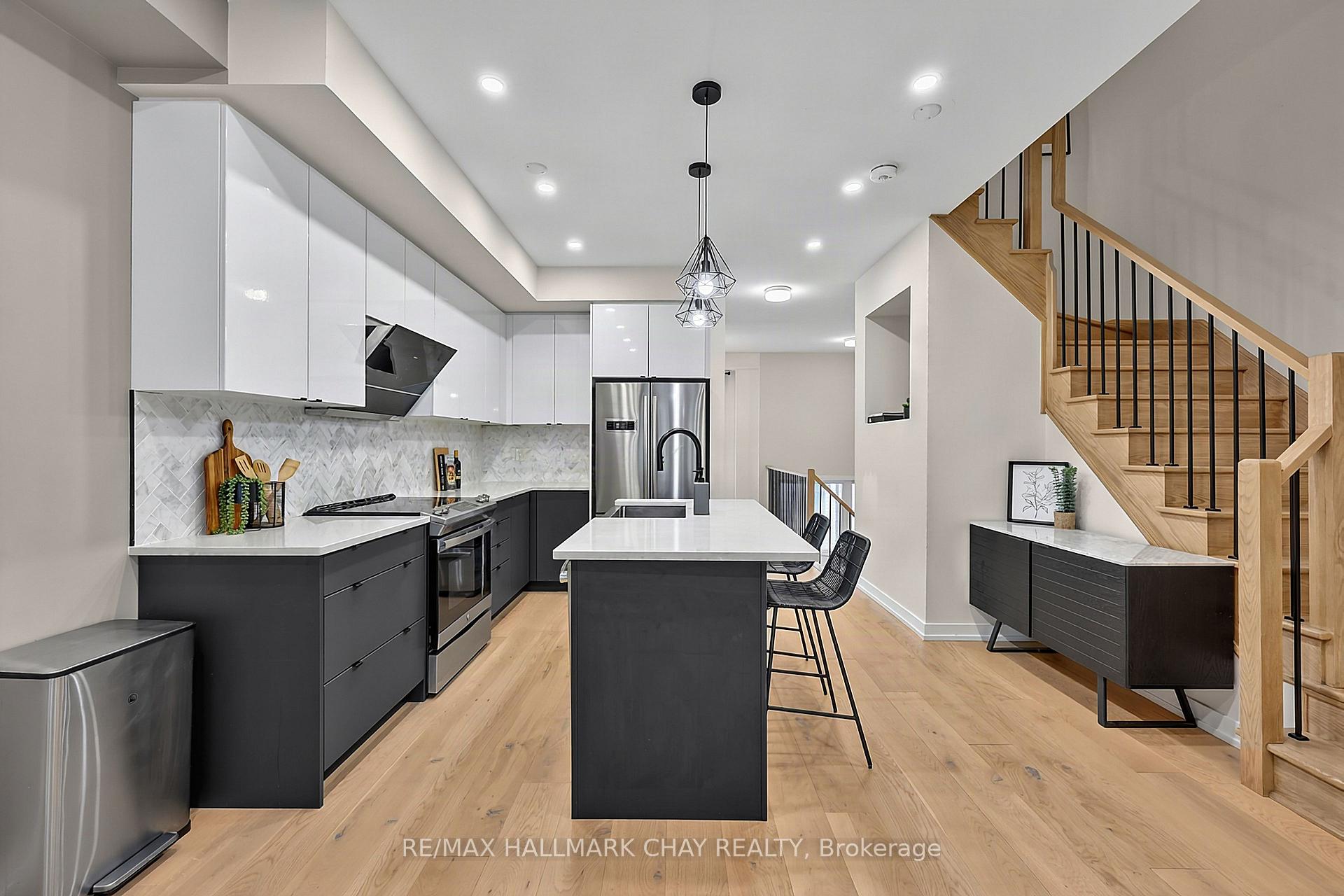 Photo 9 of 2526 Castlegate Crossing, Pickering, Duffin Heights — HOMEH