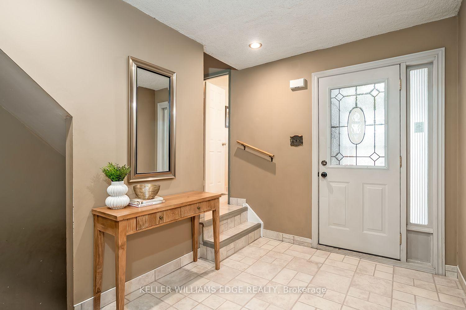 Photo 4 of Unit 2, 473 Woodview Road, Burlington, Roseland — HOMEH