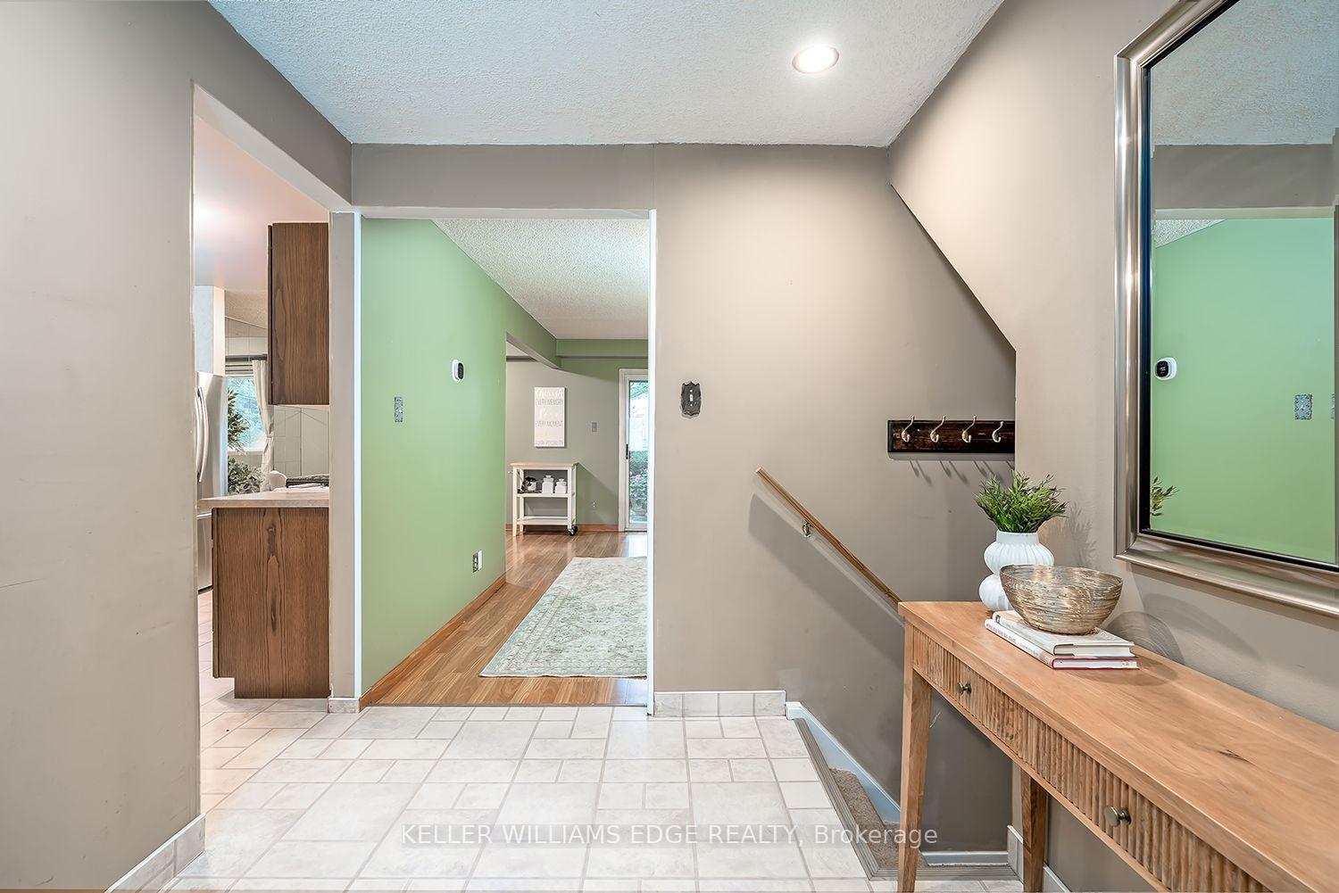 Photo 6 of Unit 2, 473 Woodview Road, Burlington, Roseland — HOMEH
