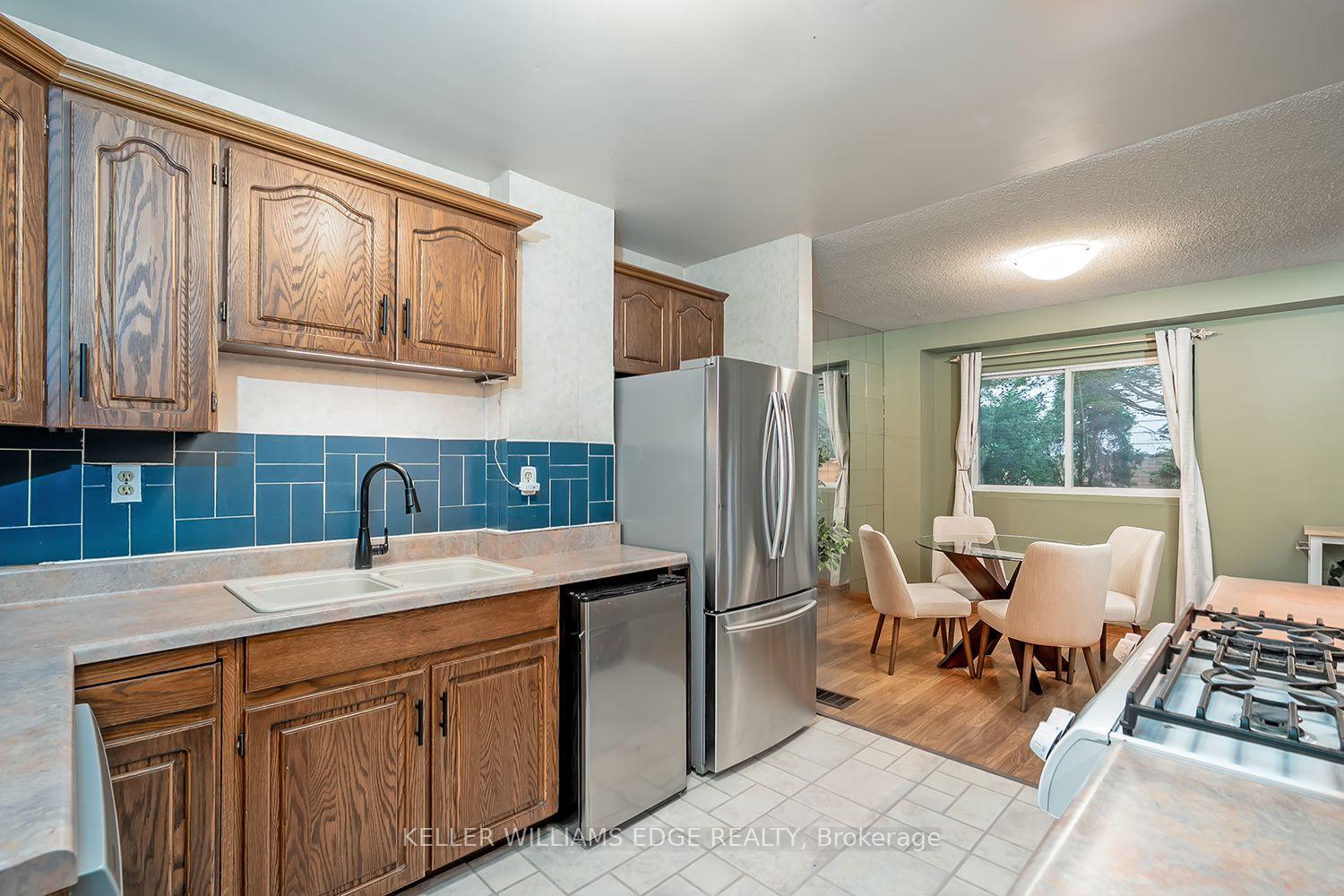Photo 14 of Unit 2, 473 Woodview Road, Burlington, Roseland — HOMEH