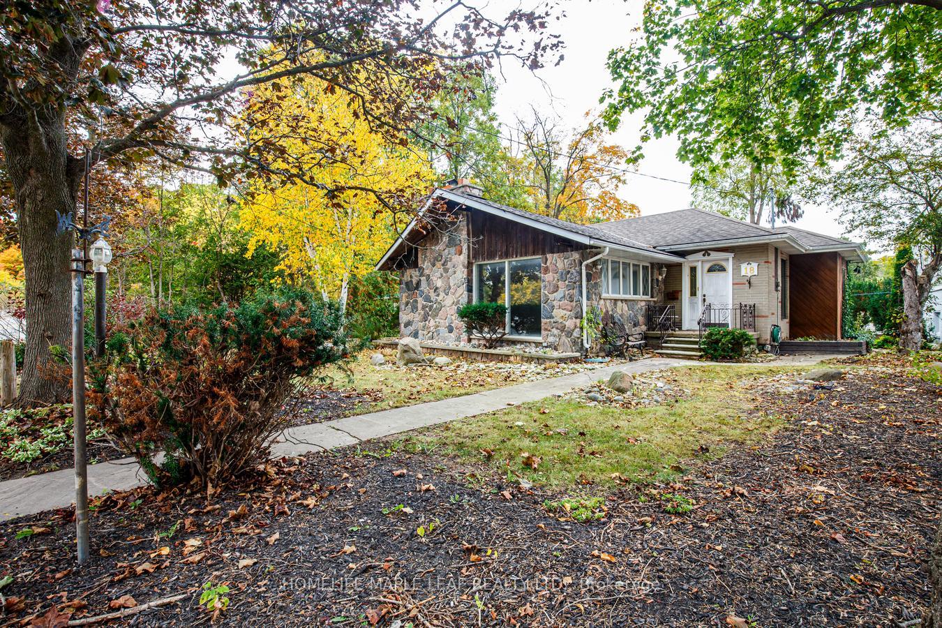 Photo of 18 Adamson Street S