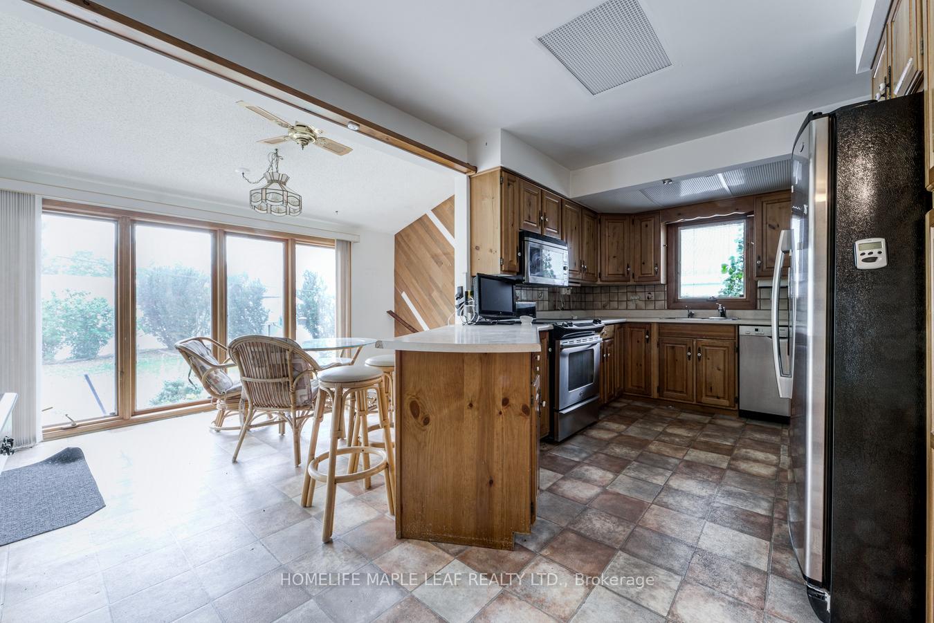 Photo 10 of 18 Adamson Street S, Halton Hills, Rural Halton Hills — HOMEH