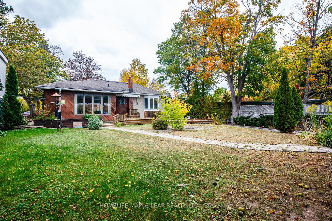Photo 22 of 18 Adamson Street S, Halton Hills, Rural Halton Hills — HOMEH