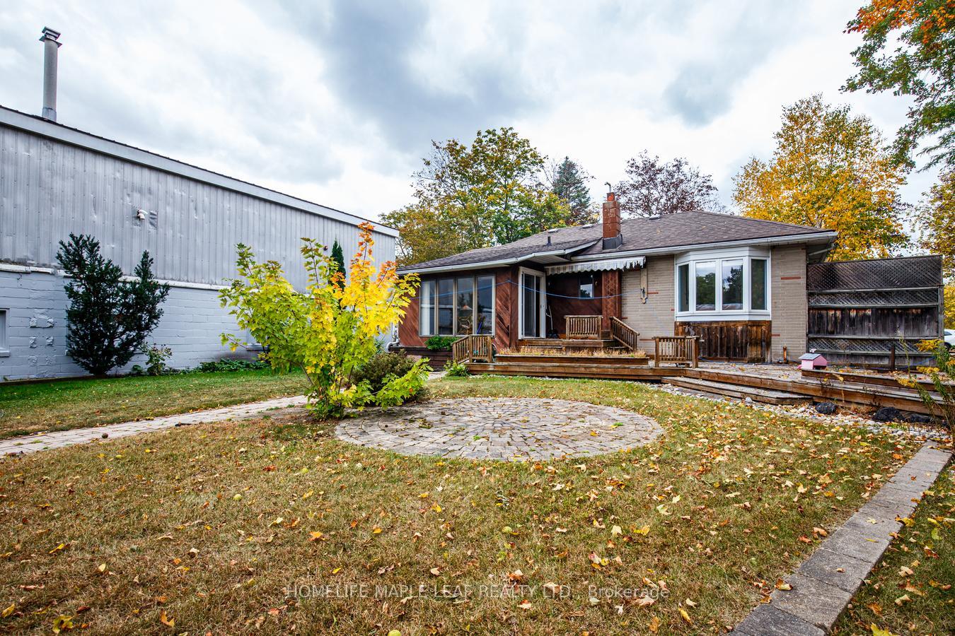 Photo 23 of 18 Adamson Street S, Halton Hills, Rural Halton Hills — HOMEH