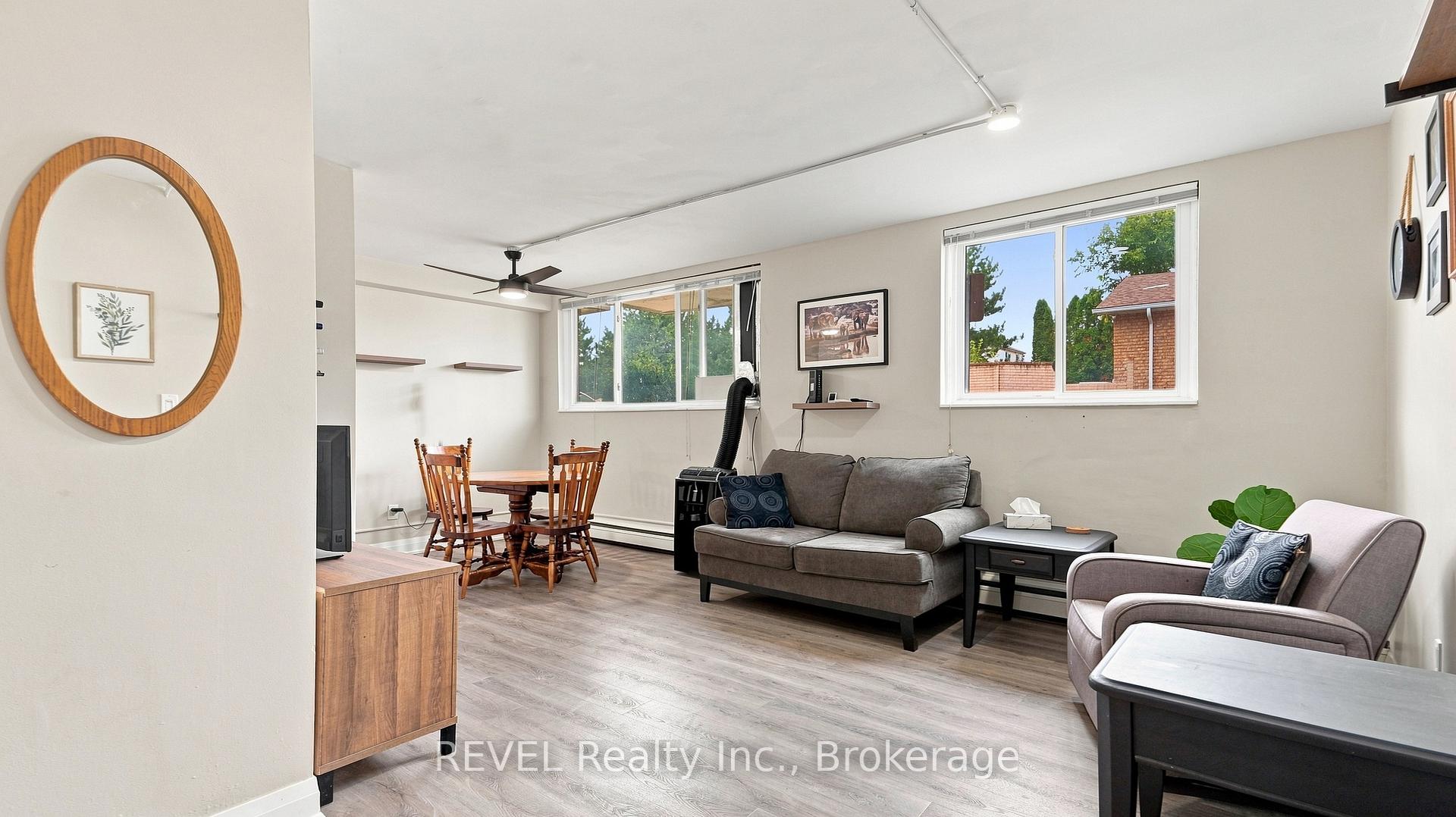 Photo 4 of Unit 3, 450 Carlton Street, St. Catharines, Facer — HOMEH