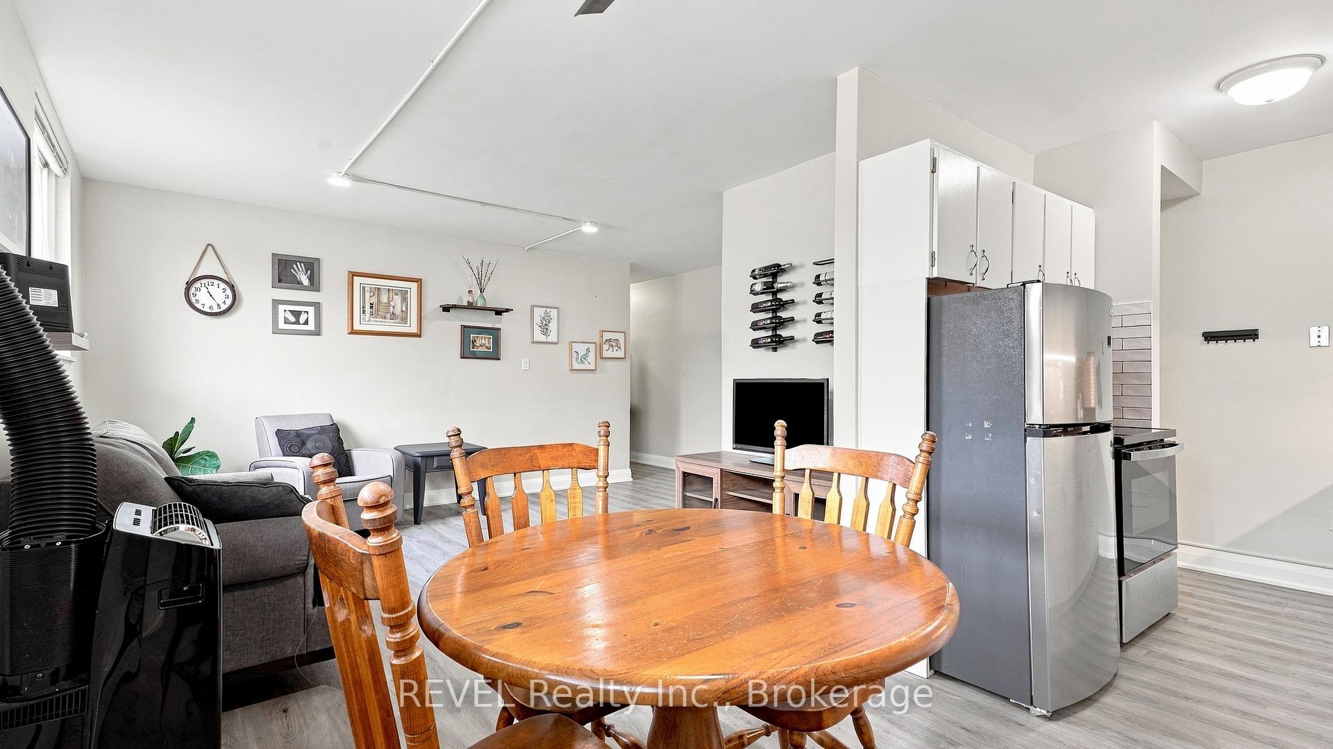Photo 8 of Unit 3, 450 Carlton Street, St. Catharines, Facer — HOMEH