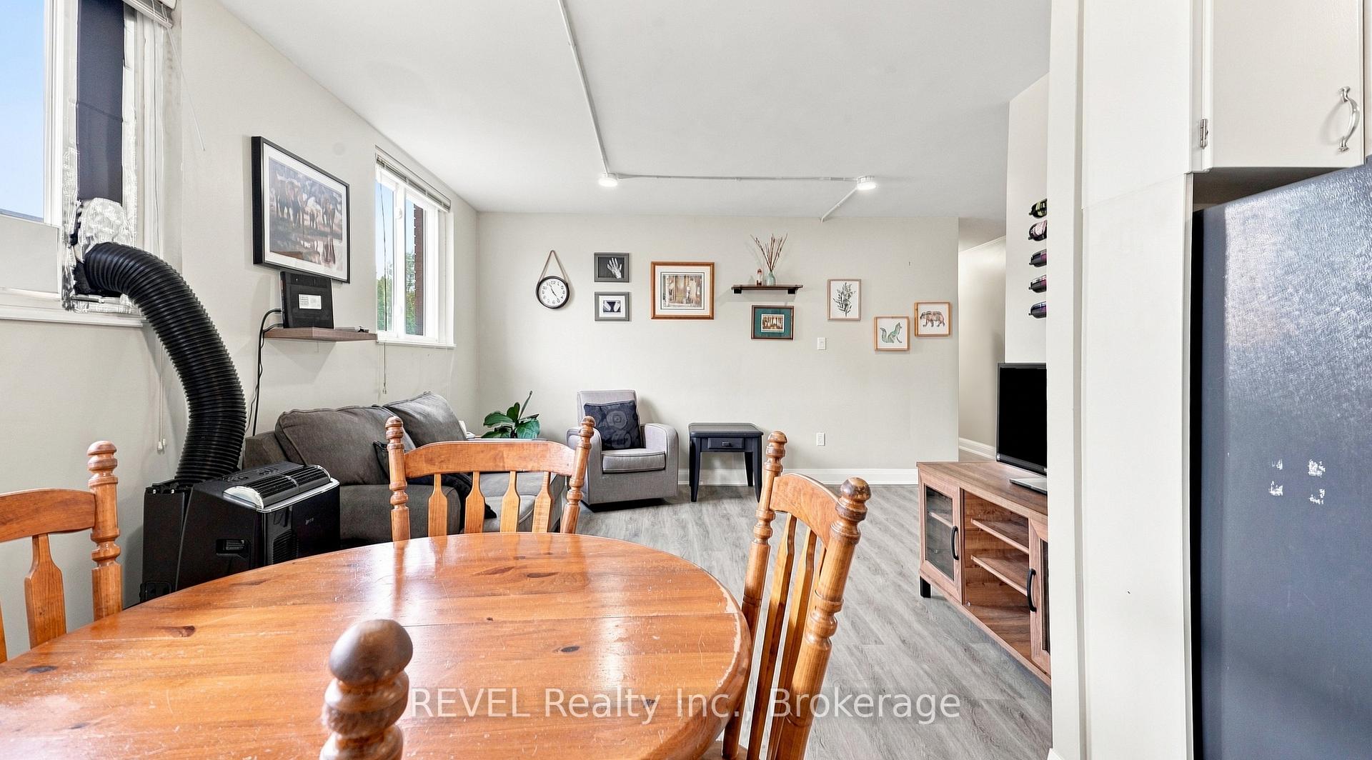 Photo 9 of Unit 3, 450 Carlton Street, St. Catharines, Facer — HOMEH