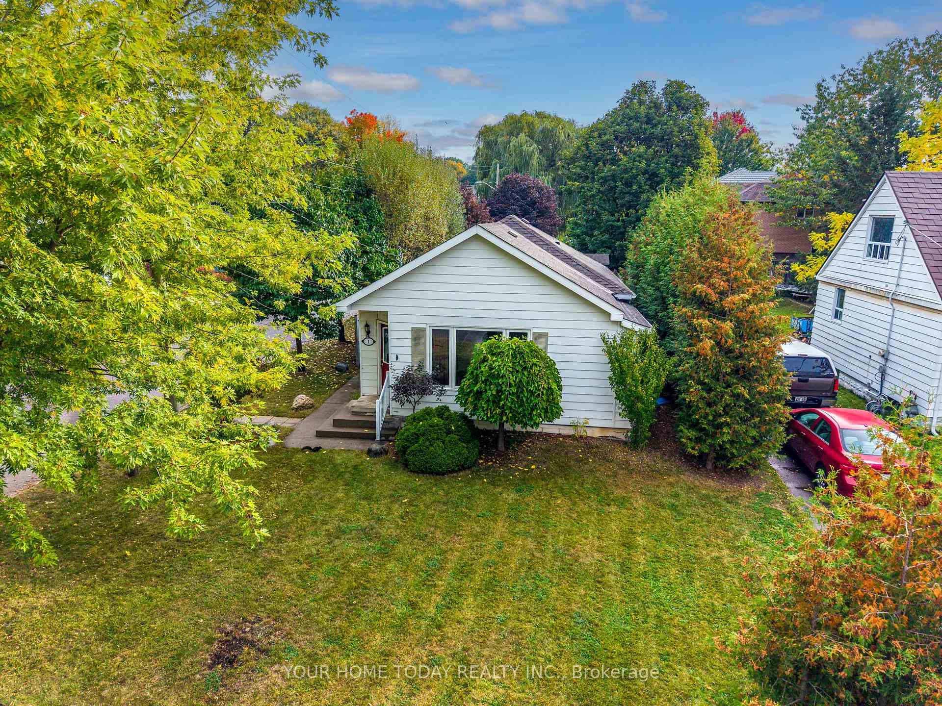 Photo 2 of 1 Ostrander Boulevard, Halton Hills, Georgetown — HOMEH
