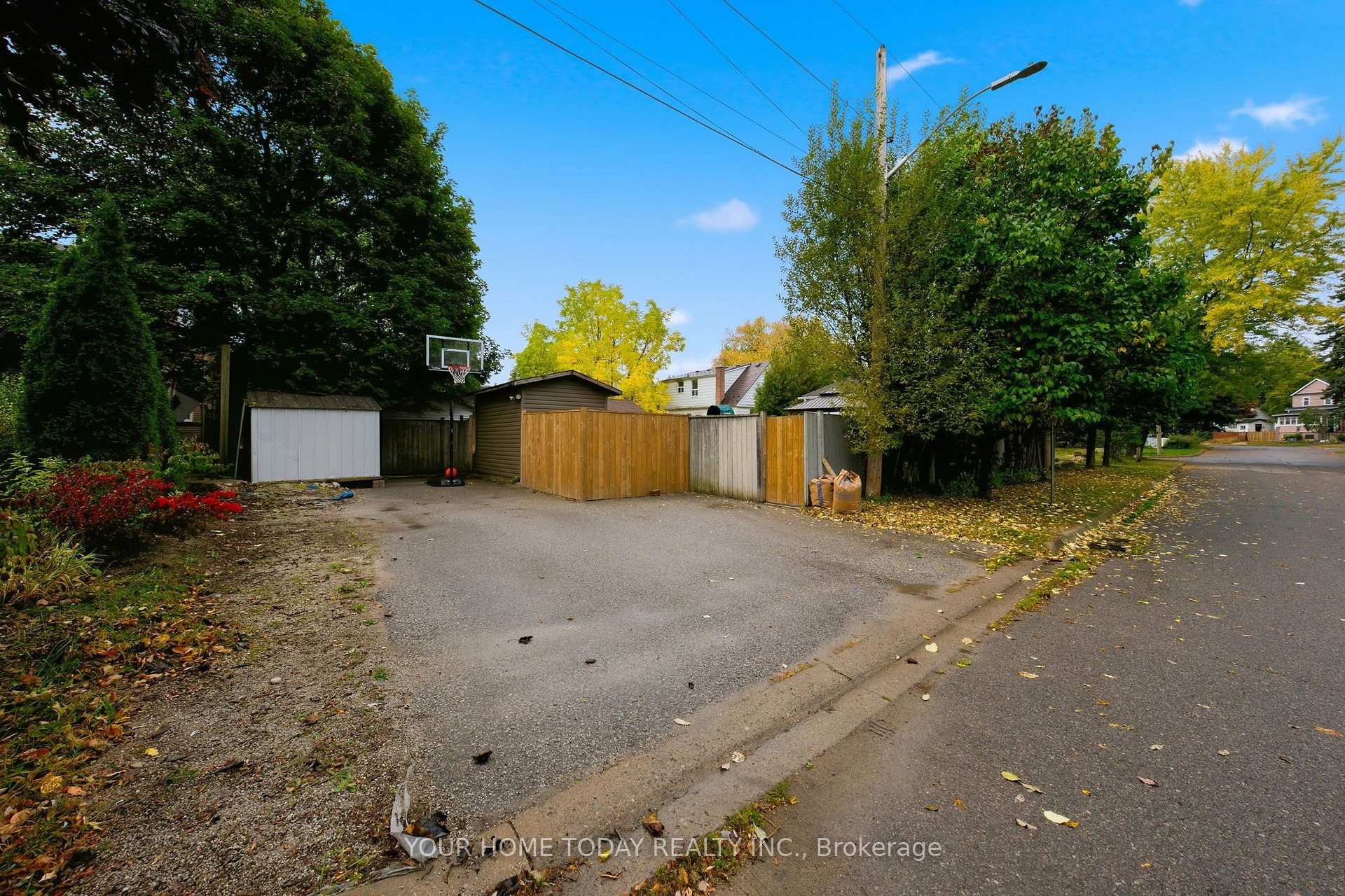 Photo 37 of 1 Ostrander Boulevard, Halton Hills, Georgetown — HOMEH