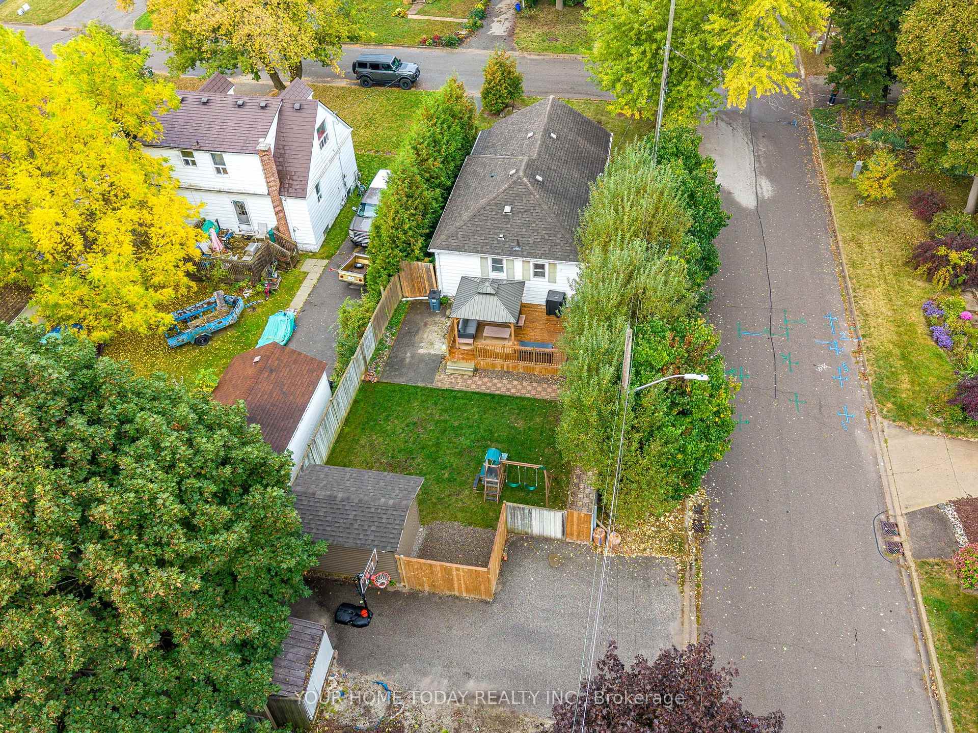 Photo 38 of 1 Ostrander Boulevard, Halton Hills, Georgetown — HOMEH