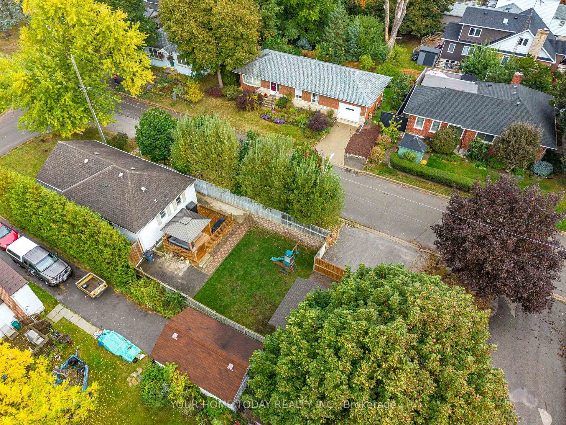 Photo 39 of 1 Ostrander Boulevard, Halton Hills, Georgetown — HOMEH
