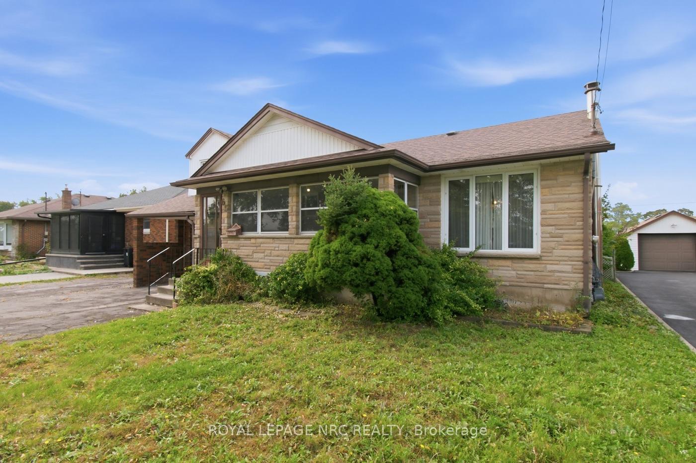 Photo 2 of 65 Golden Boulevard W, Welland, Lincoln/Crowland — HOMEH