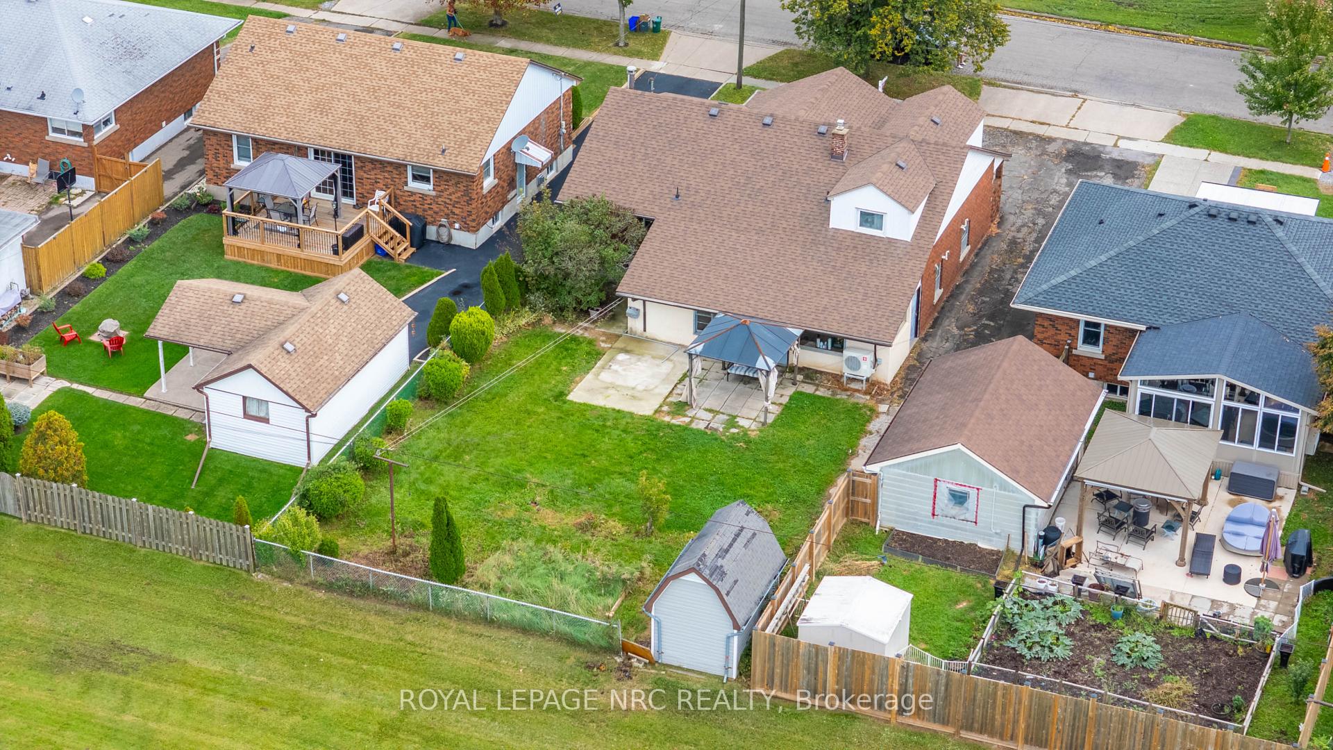 Photo 4 of 65 Golden Boulevard W, Welland, Lincoln/Crowland — HOMEH