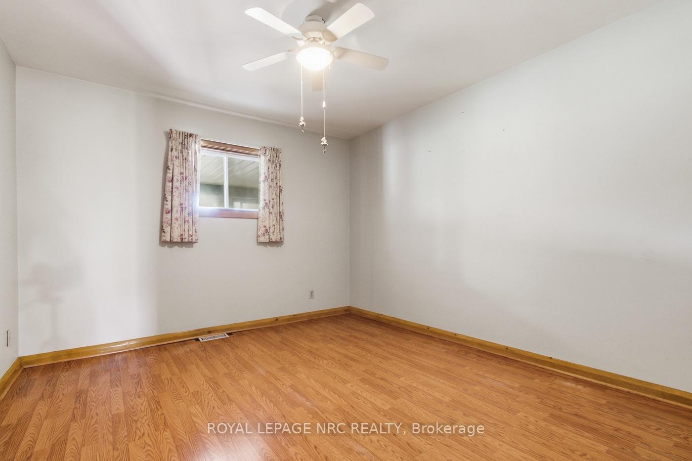 Photo 11 of 65 Golden Boulevard W, Welland, Lincoln/Crowland — HOMEH
