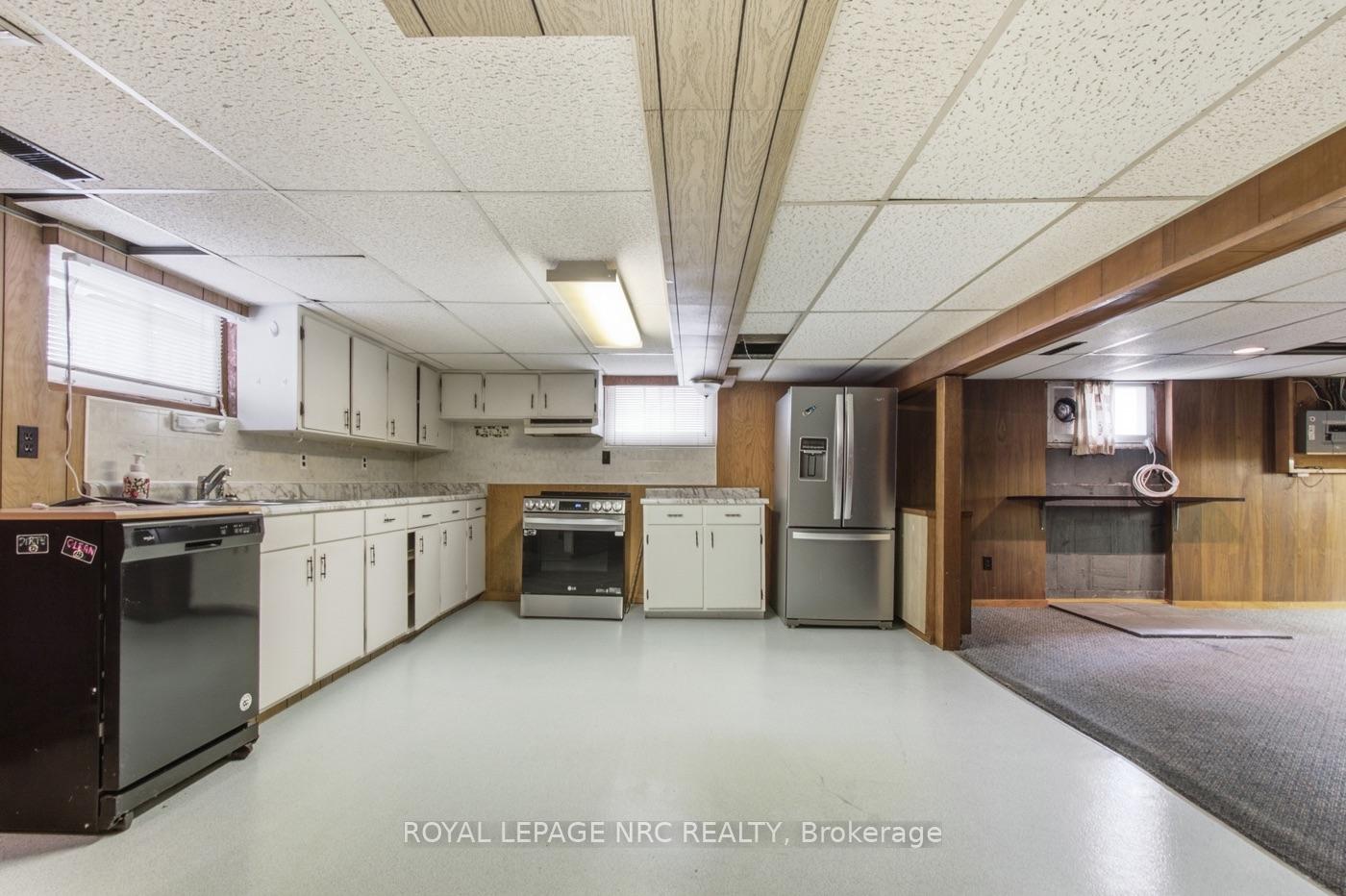 Photo 17 of 65 Golden Boulevard W, Welland, Lincoln/Crowland — HOMEH