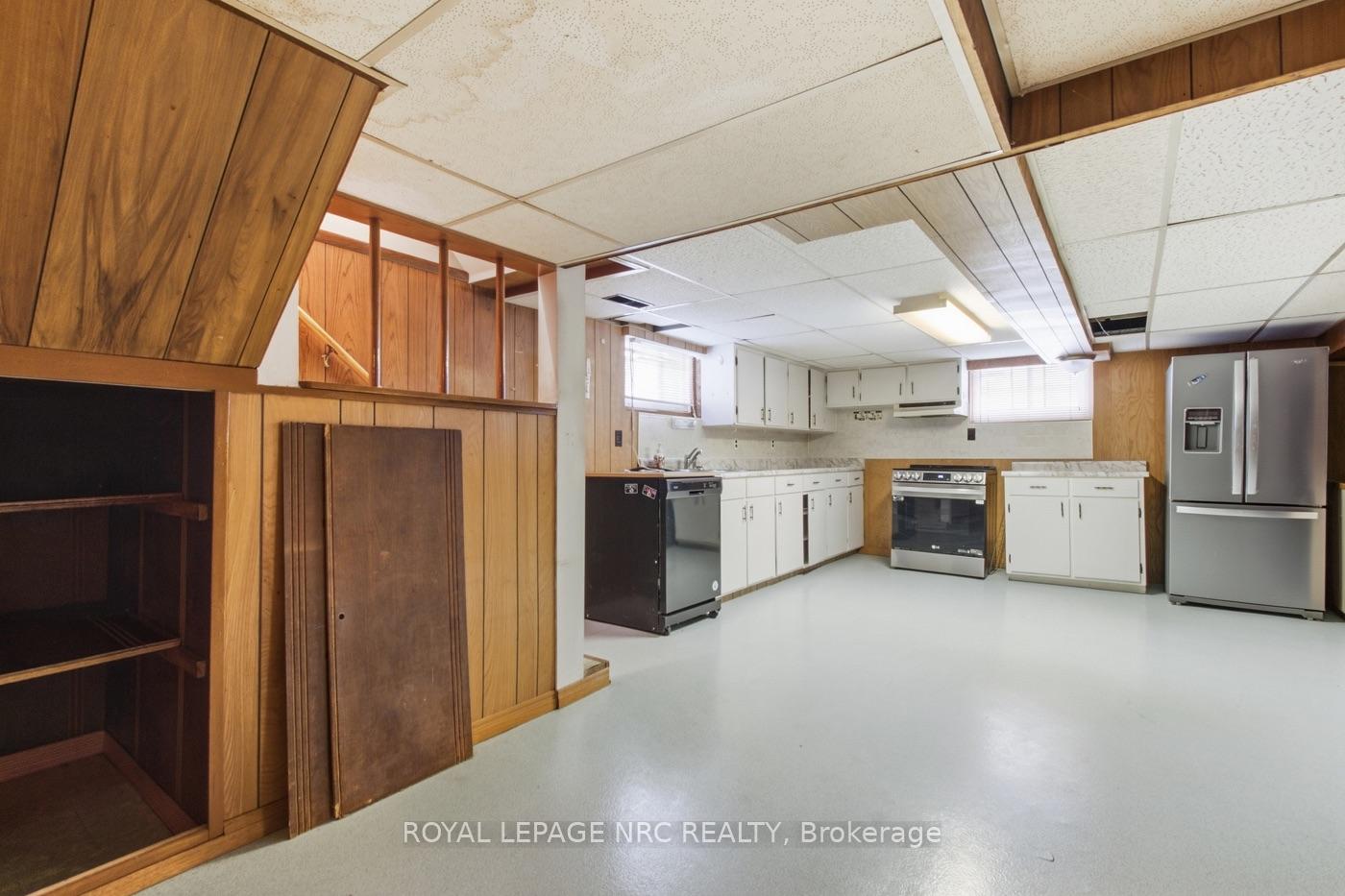 Photo 21 of 65 Golden Boulevard W, Welland, Lincoln/Crowland — HOMEH
