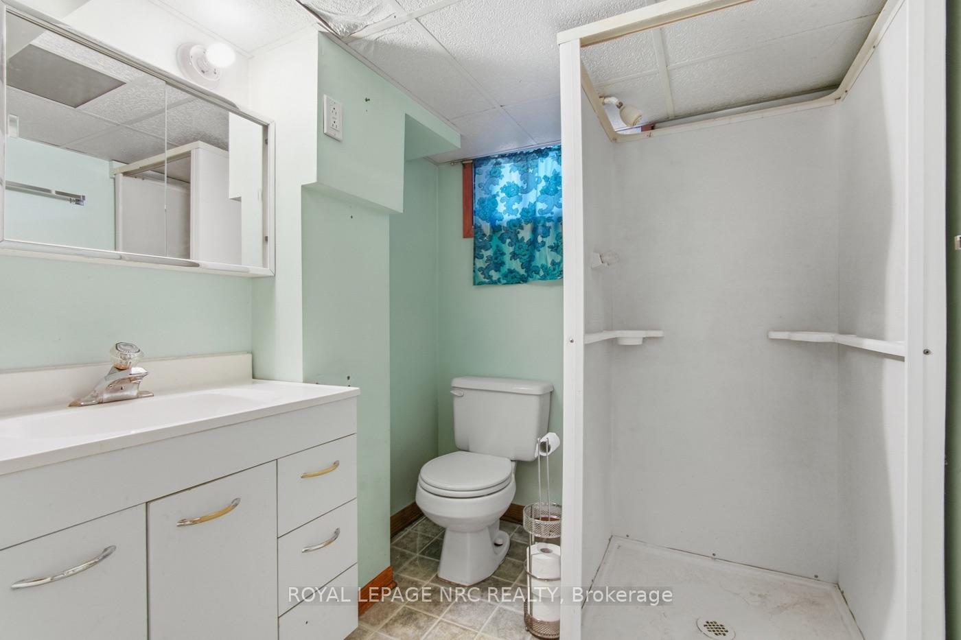 Photo 22 of 65 Golden Boulevard W, Welland, Lincoln/Crowland — HOMEH