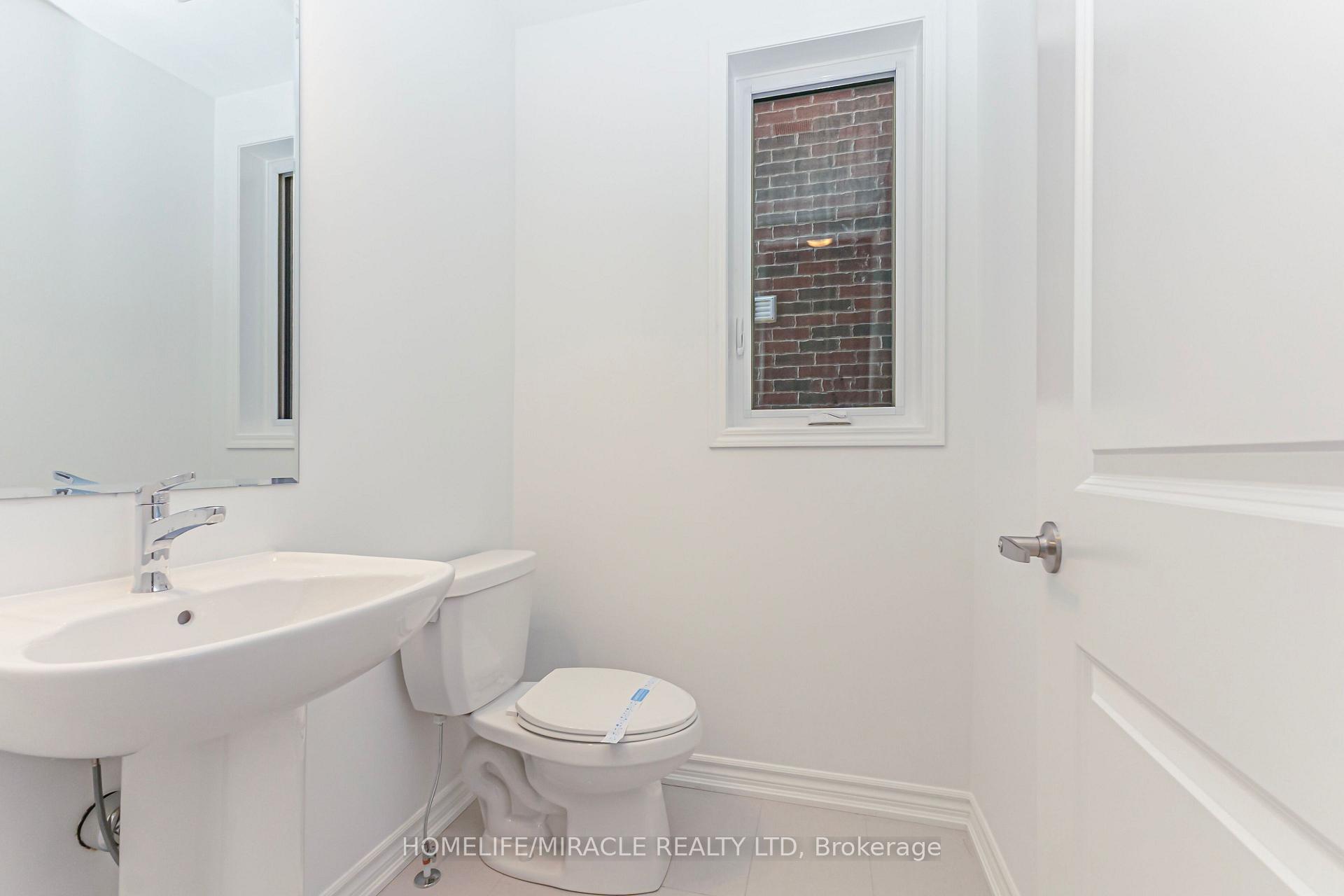Photo 4 of 54 Gretzky Avenue, Barrie, Rural Barrie Southeast — HOMEH