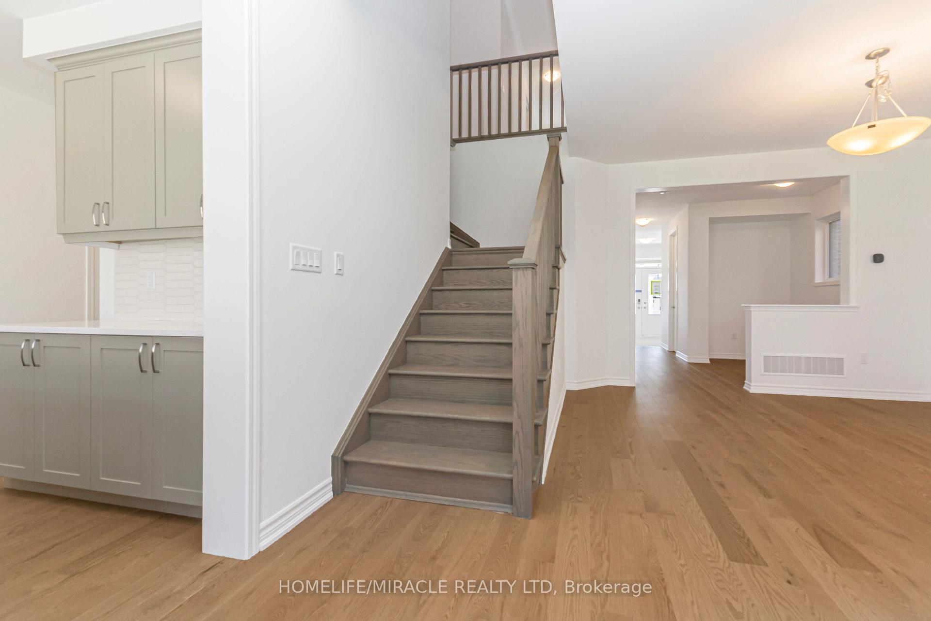 Photo 18 of 54 Gretzky Avenue, Barrie, Rural Barrie Southeast — HOMEH