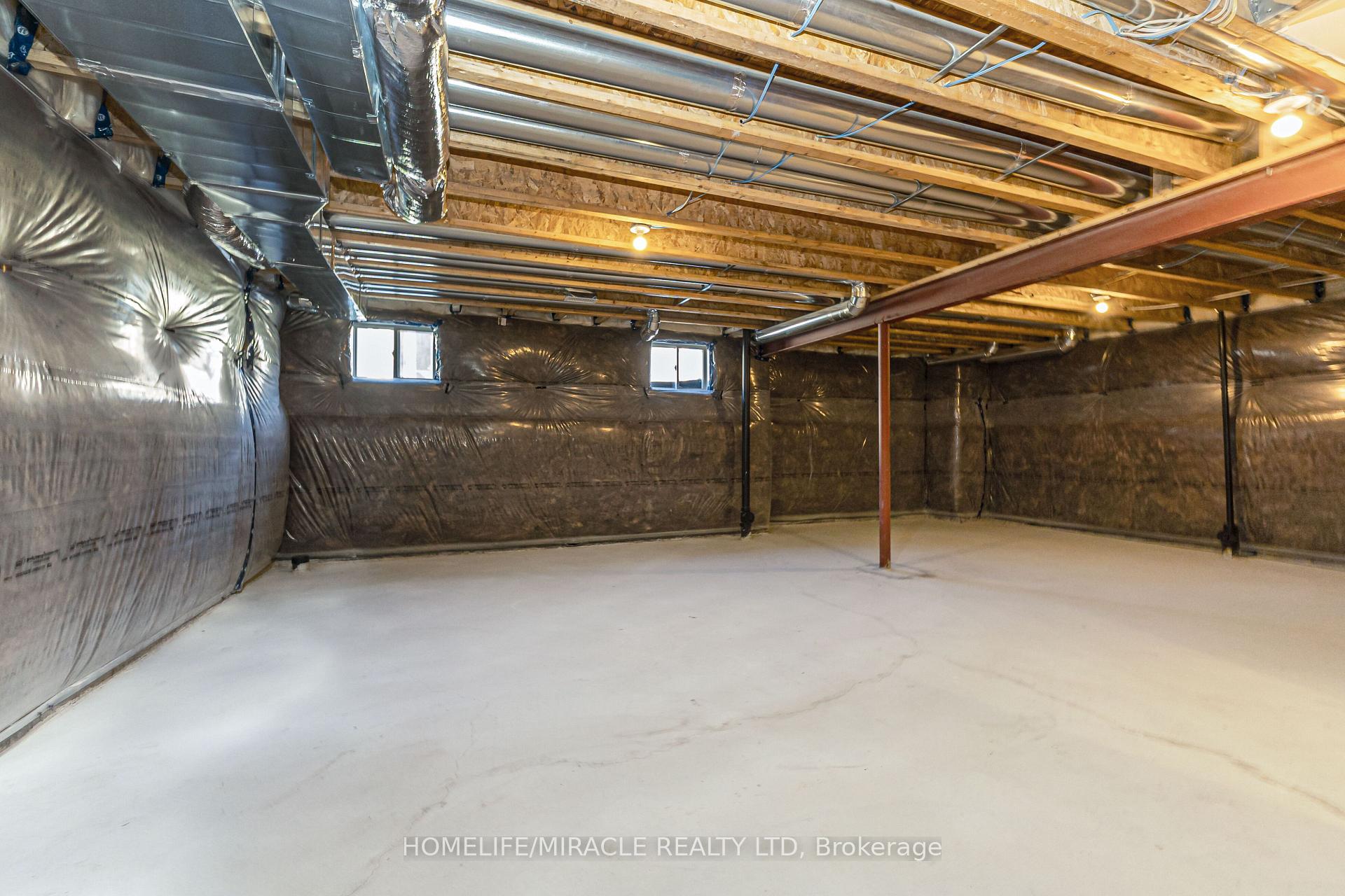 Photo 37 of 54 Gretzky Avenue, Barrie, Rural Barrie Southeast — HOMEH