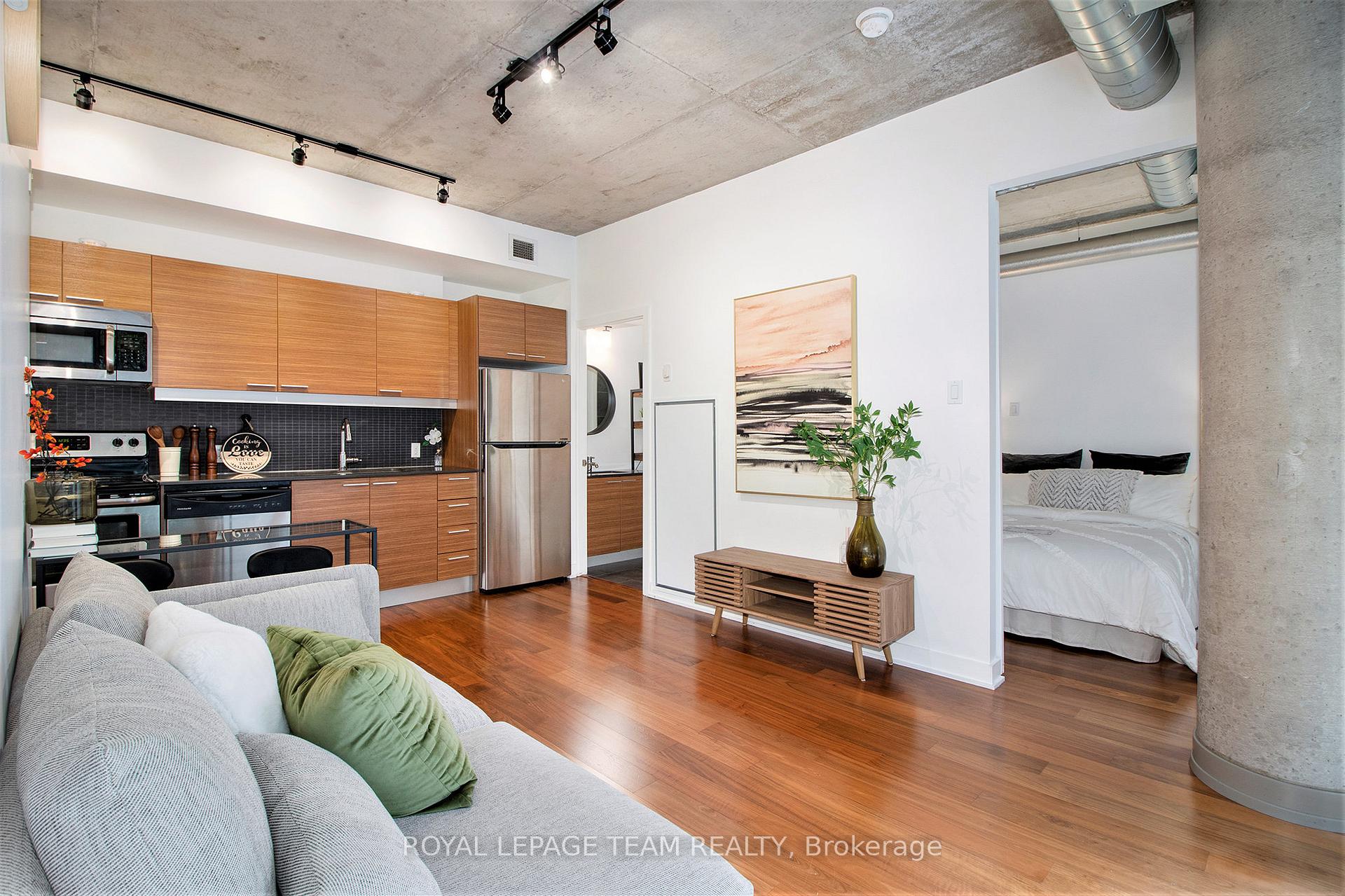 Photo 11 of Unit 201, 354 Gladstone Avenue, Ottawa, Ottawa Centre — HOMEH