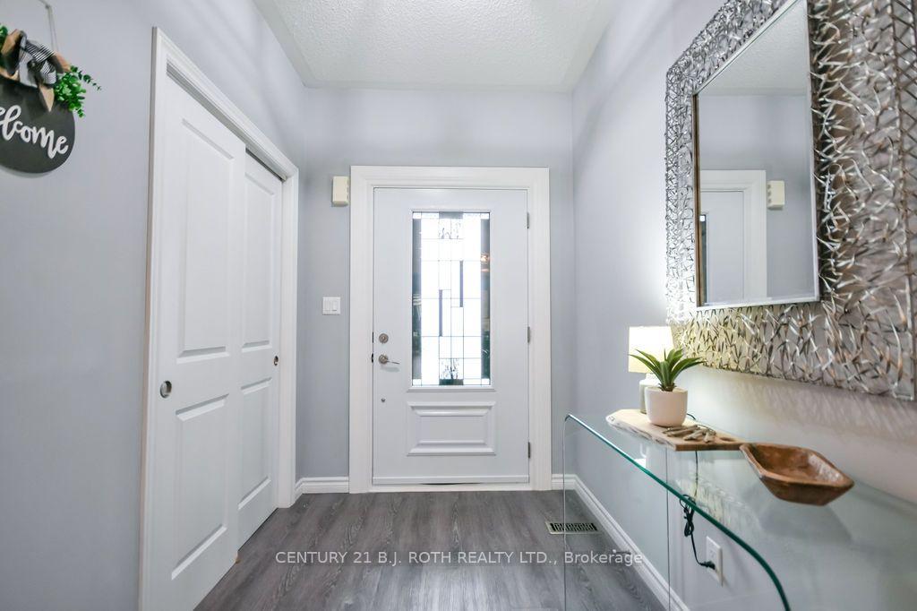 Photo 3 of 38 Beverly Street, Springwater, Elmvale — HOMEH