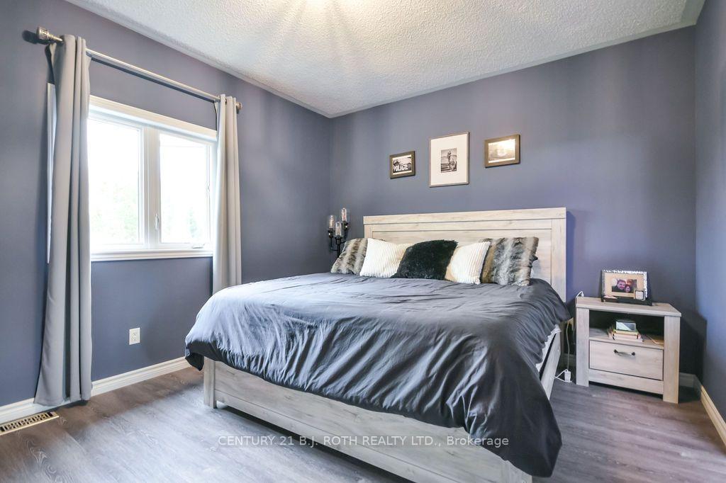 Photo 18 of 38 Beverly Street, Springwater, Elmvale — HOMEH