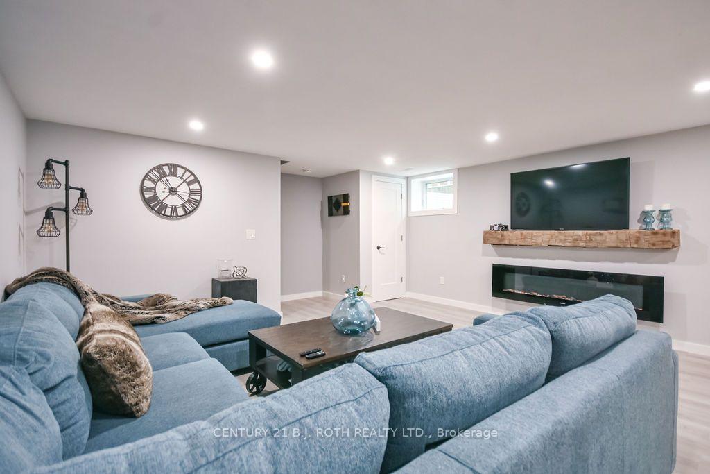 Photo 29 of 38 Beverly Street, Springwater, Elmvale — HOMEH