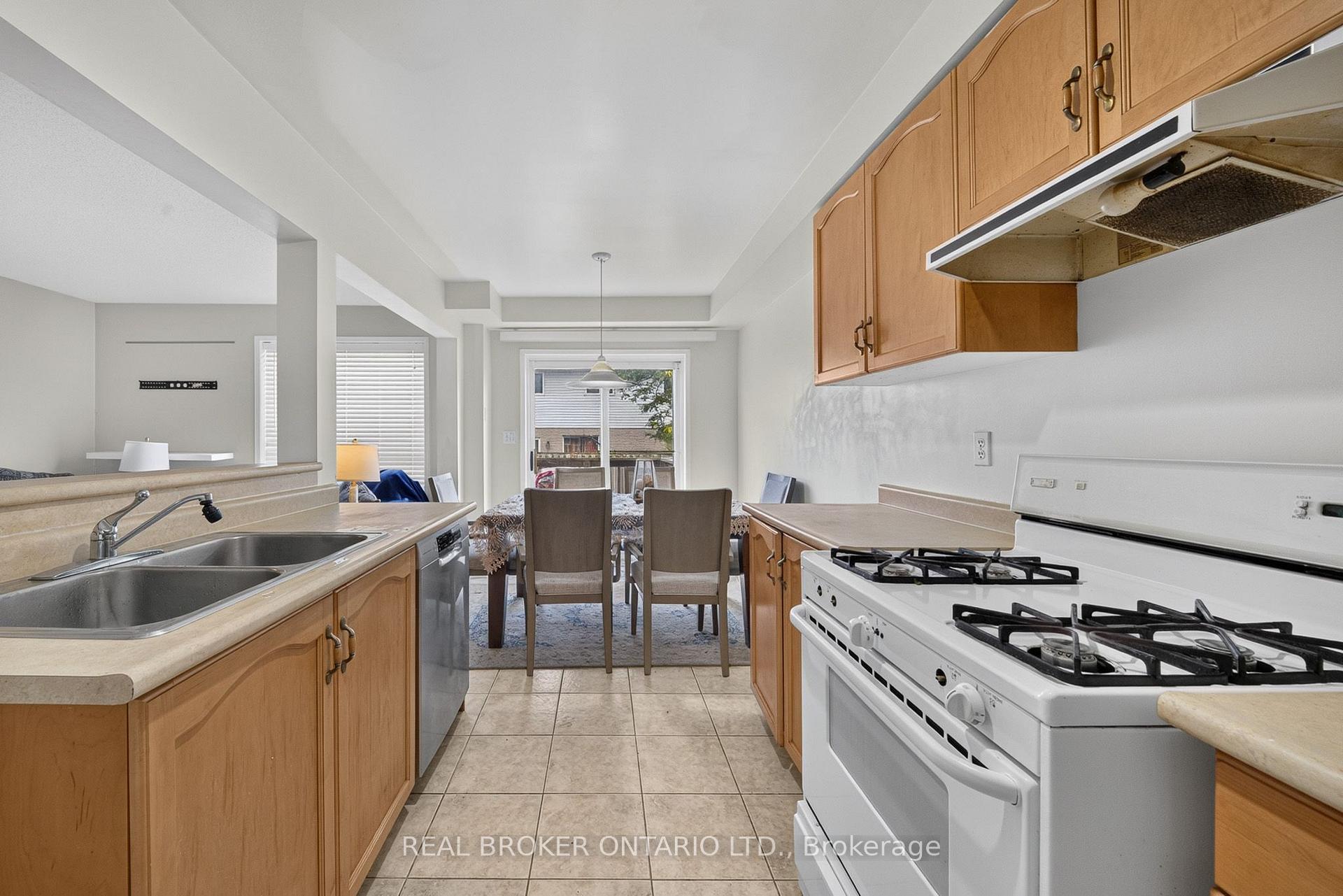 Photo 11 of Unit 77, 800 Paramount Drive, Hamilton, Stoney Creek Mountain — HOMEH