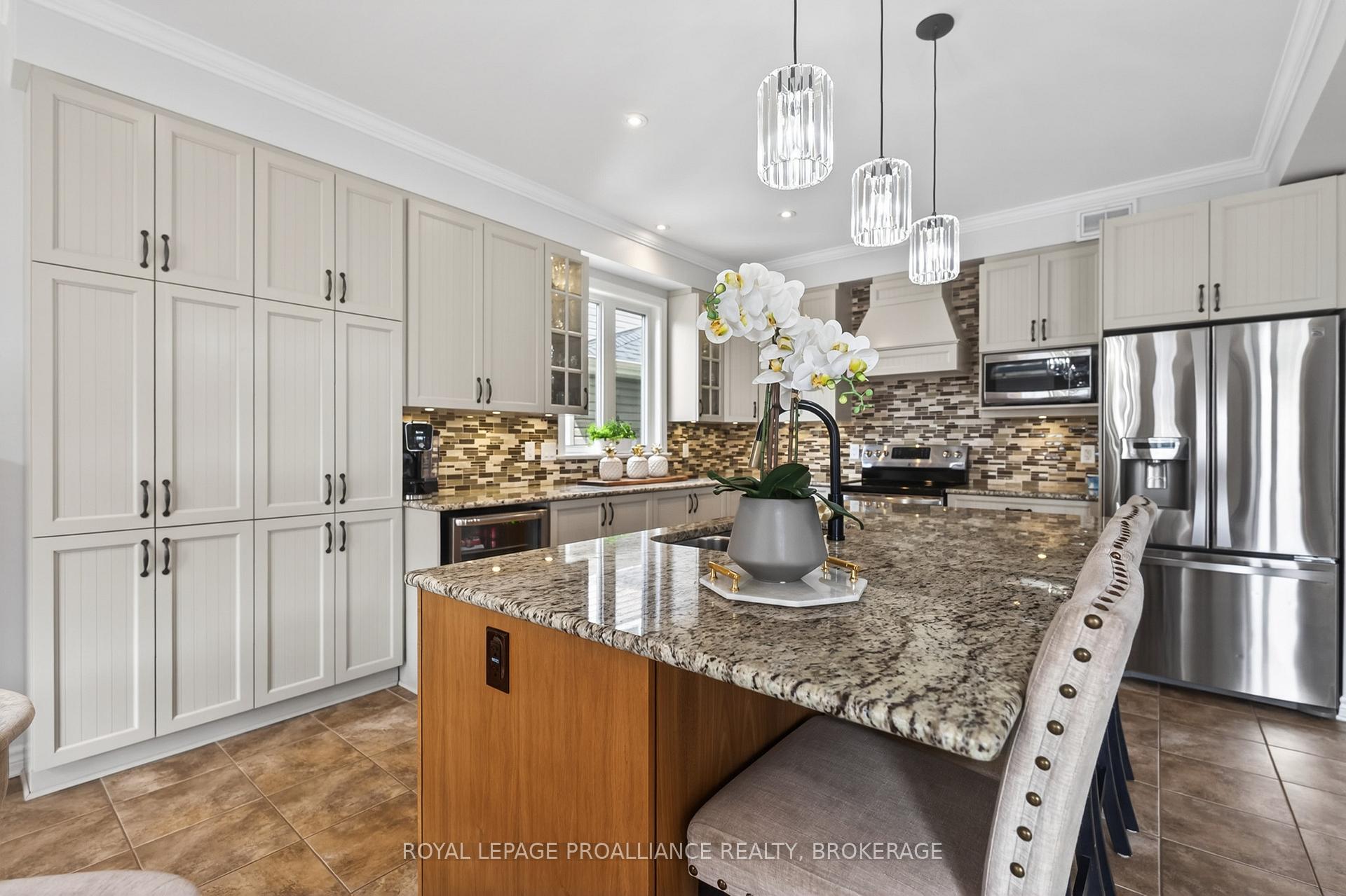 Photo 11 of 1153 Escala Crescent, Kingston, City Northwest — HOMEH