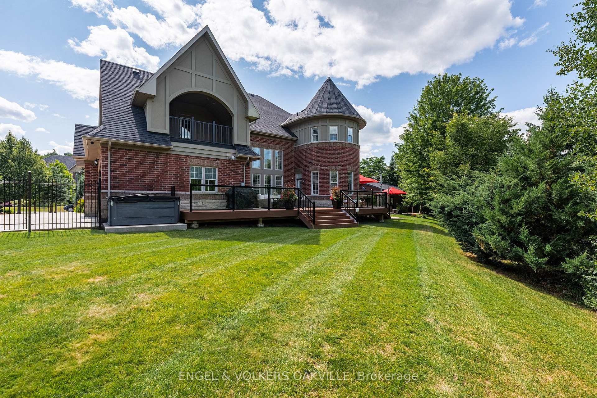 Photo 16 of 33 Barraclough Boulevard, Halton Hills, Rural Halton Hills — HOMEH