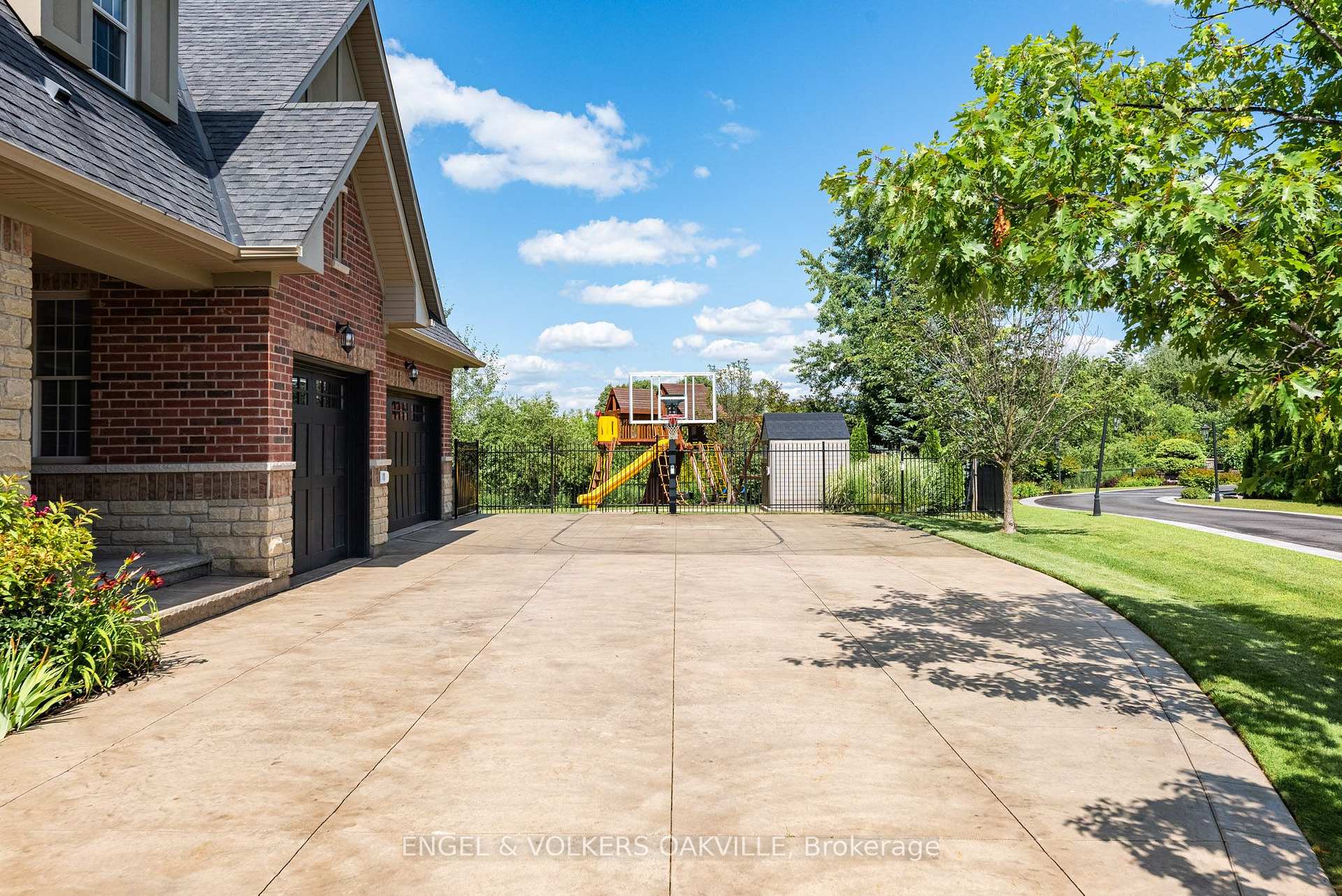 Photo 19 of 33 Barraclough Boulevard, Halton Hills, Rural Halton Hills — HOMEH