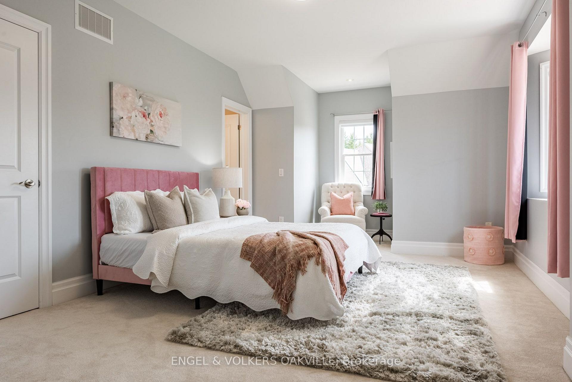 Photo 26 of 33 Barraclough Boulevard, Halton Hills, Rural Halton Hills — HOMEH
