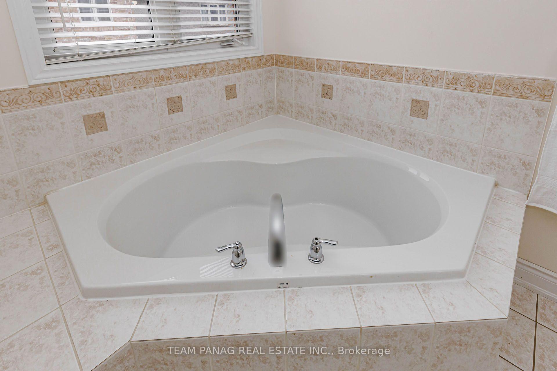 Photo 23 of 38 Mountland Road, Brampton, Bram East — HOMEH
