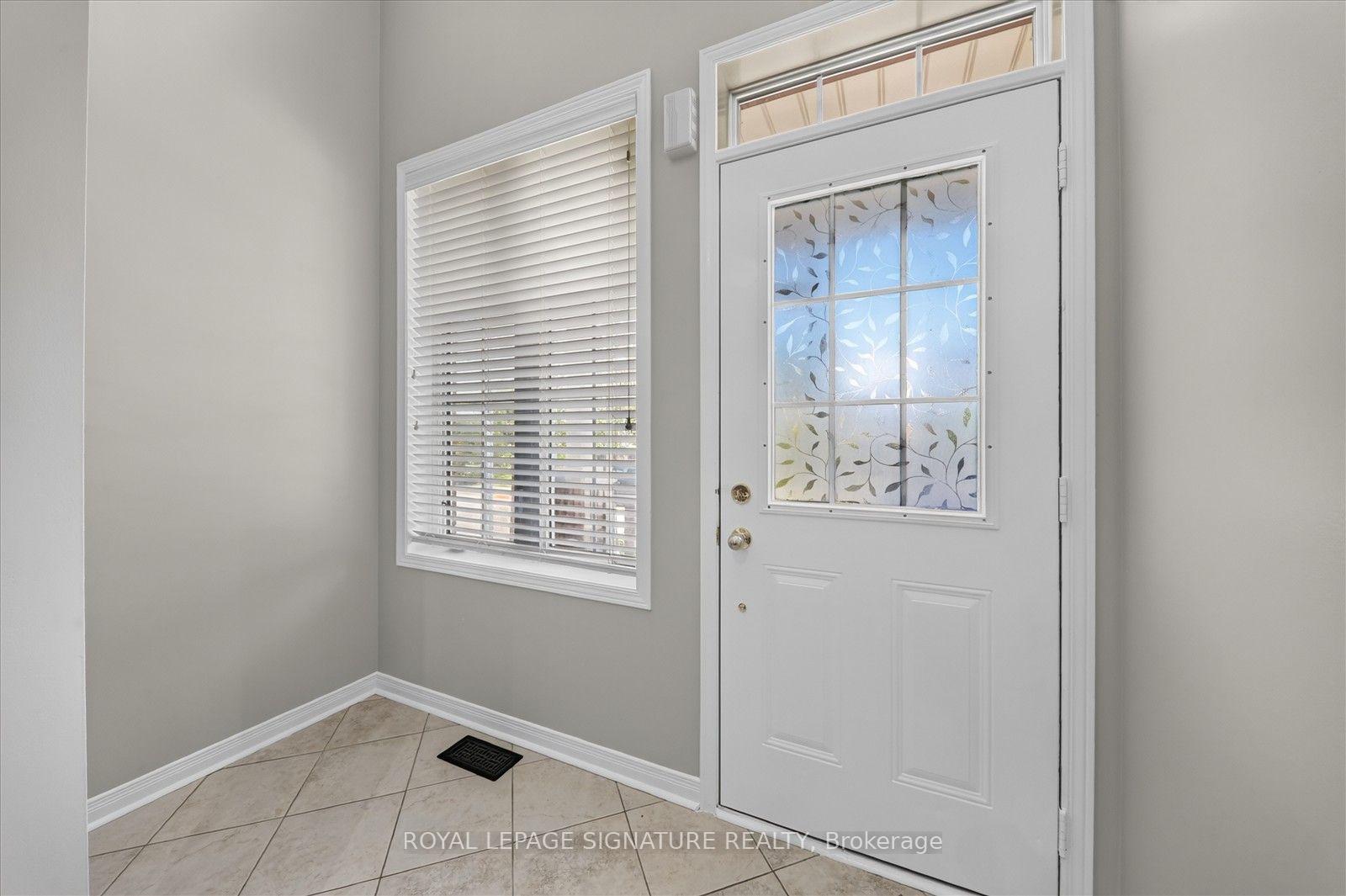 Photo 4 of 38 Coleluke Lane, Markham, Middlefield — HOMEH