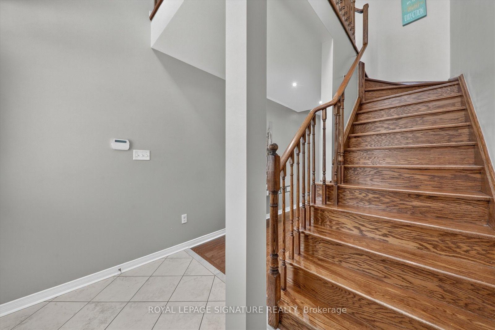 Photo 7 of 38 Coleluke Lane, Markham, Middlefield — HOMEH