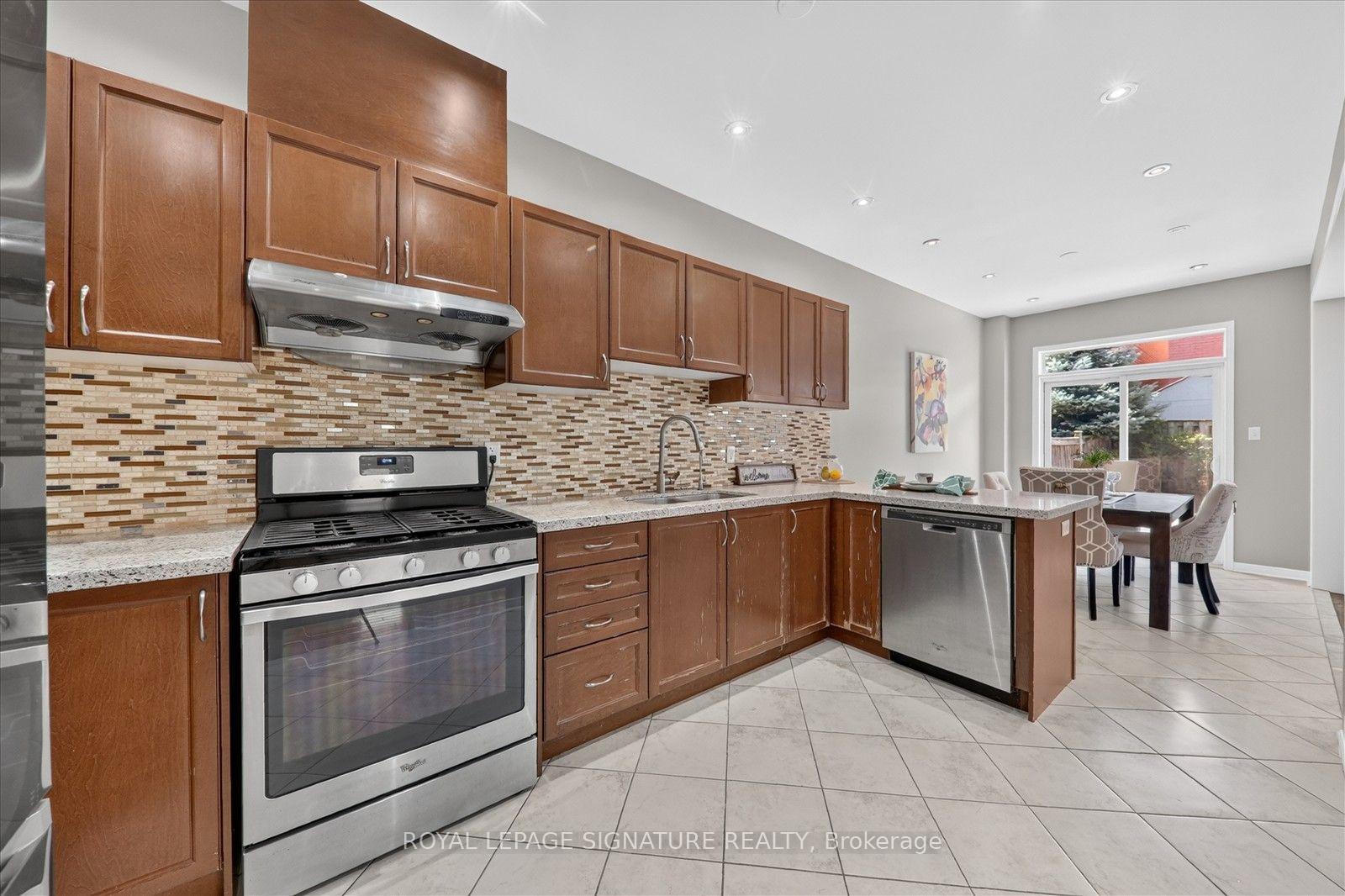 Photo 16 of 38 Coleluke Lane, Markham, Middlefield — HOMEH