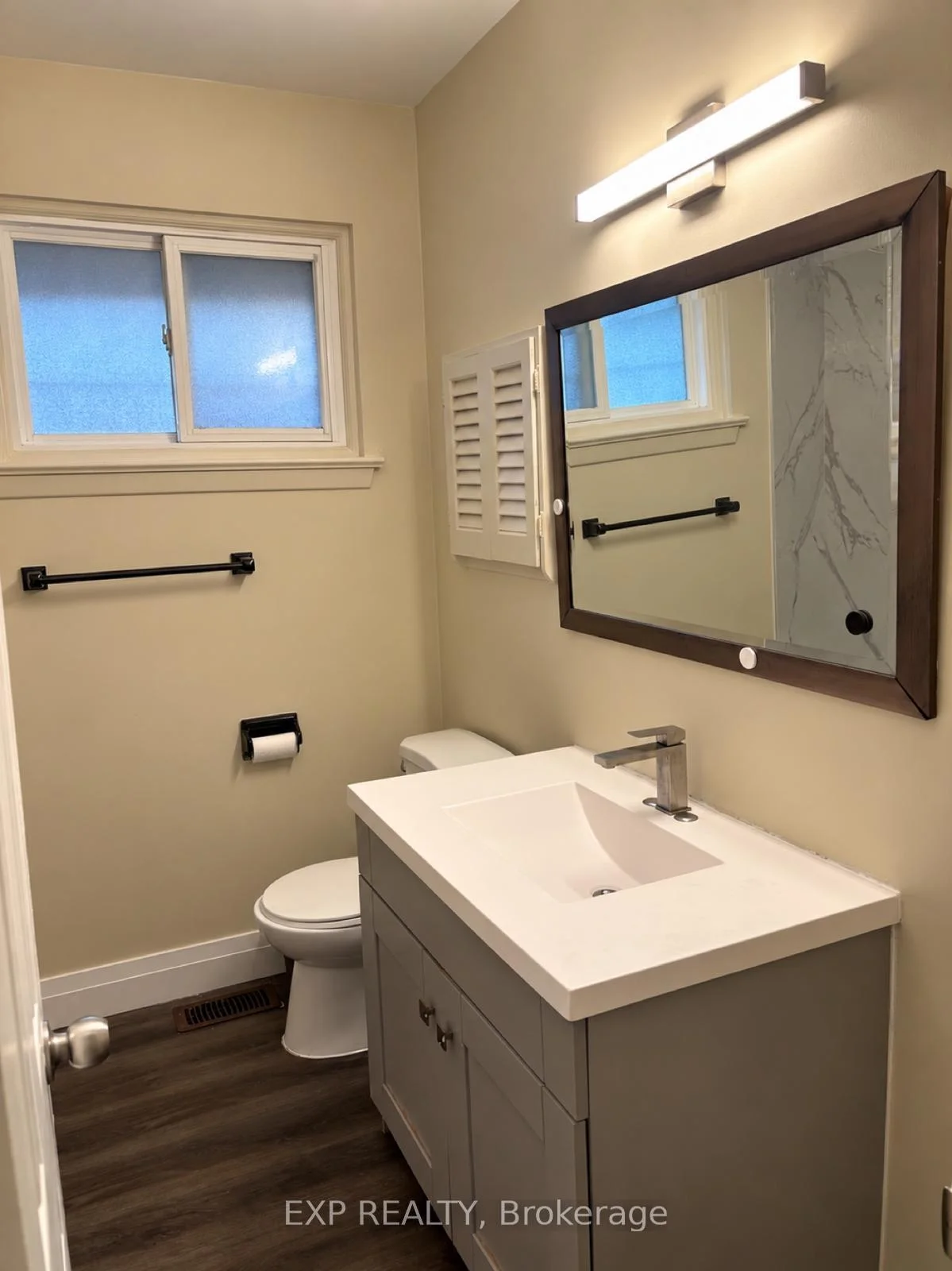 Photo 8 of 24 Cora Crescent, Scarborough, Bendale — HOMEH