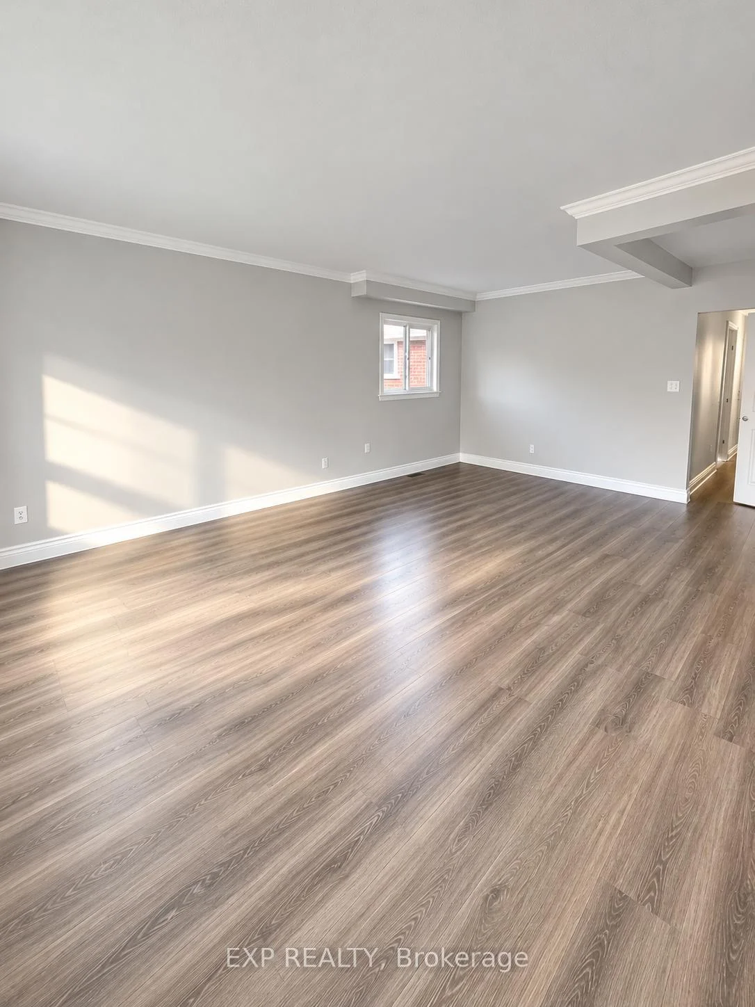 Photo 9 of 24 Cora Crescent, Scarborough, Bendale — HOMEH