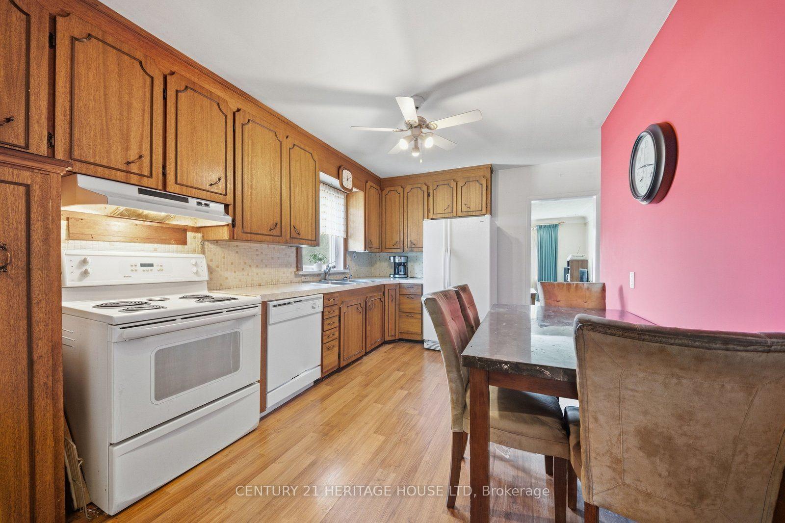 Photo 8 of 138 West 23rd Street, Hamilton, Westcliffe — HOMEH