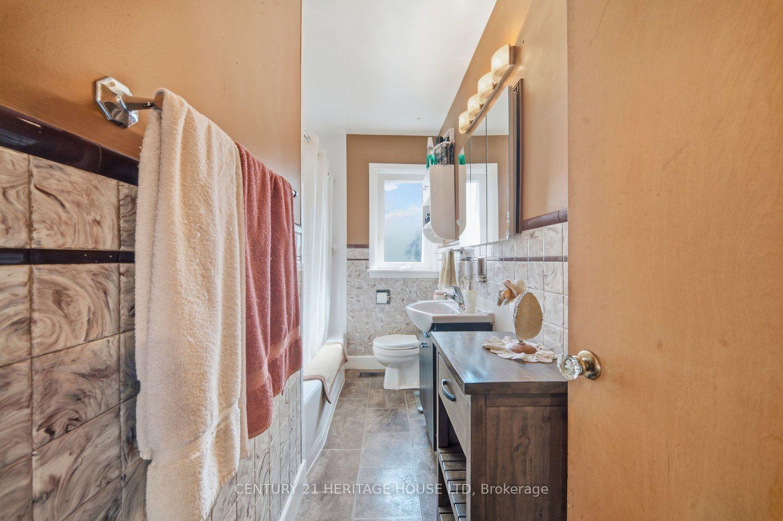 Photo 14 of 138 West 23rd Street, Hamilton, Westcliffe — HOMEH