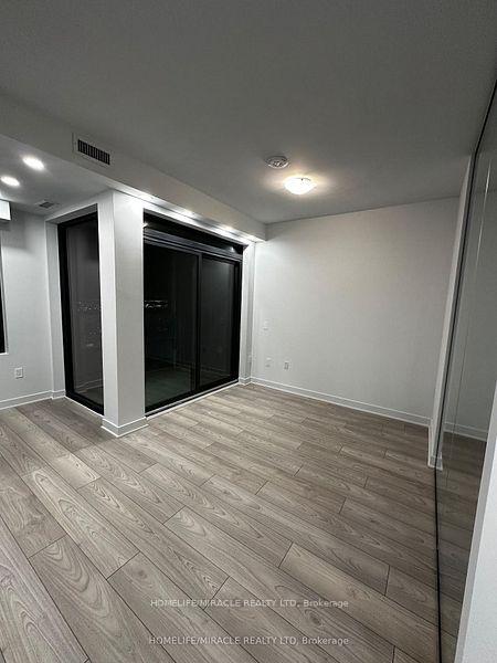 Photo 9 of Unit 1409, 2920 Hwy 7, Vaughan, Vaughan Corporate Centre — HOMEH