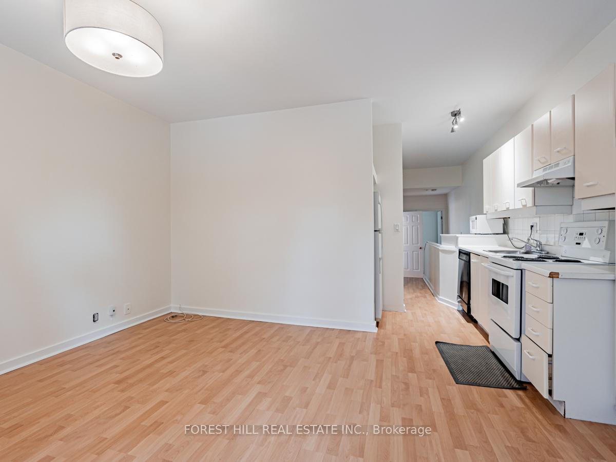 Photo 7 of Unit Upper, 70 Macpherson Avenue, Toronto, Rosedale-Moore Park — HOMEH