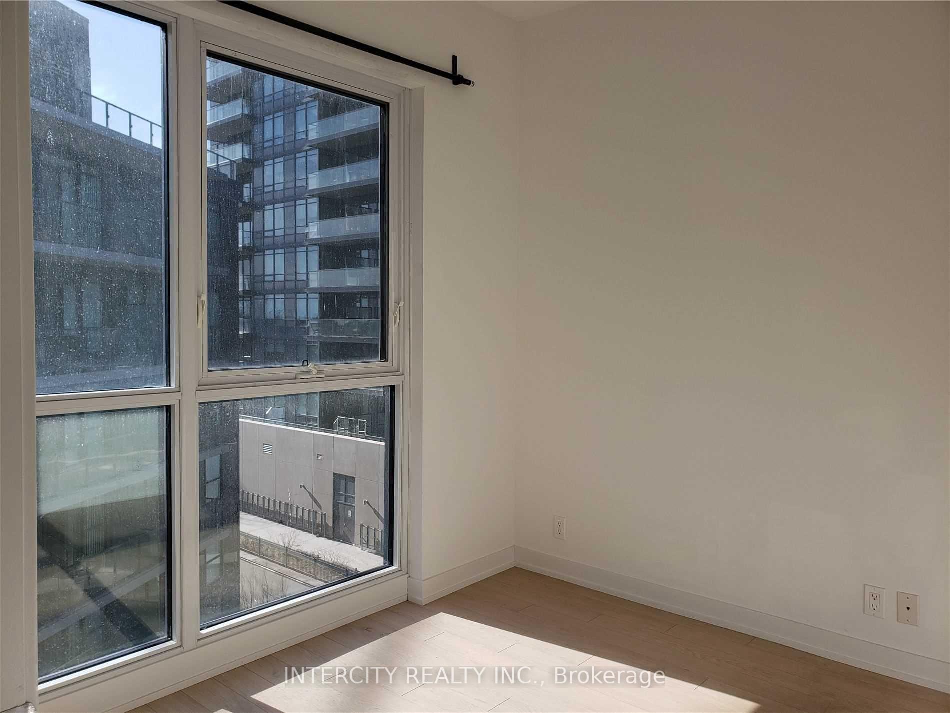 Photo 3 of Unit 622, 10 Parklawn Road, Etobicoke, Mimico — HOMEH